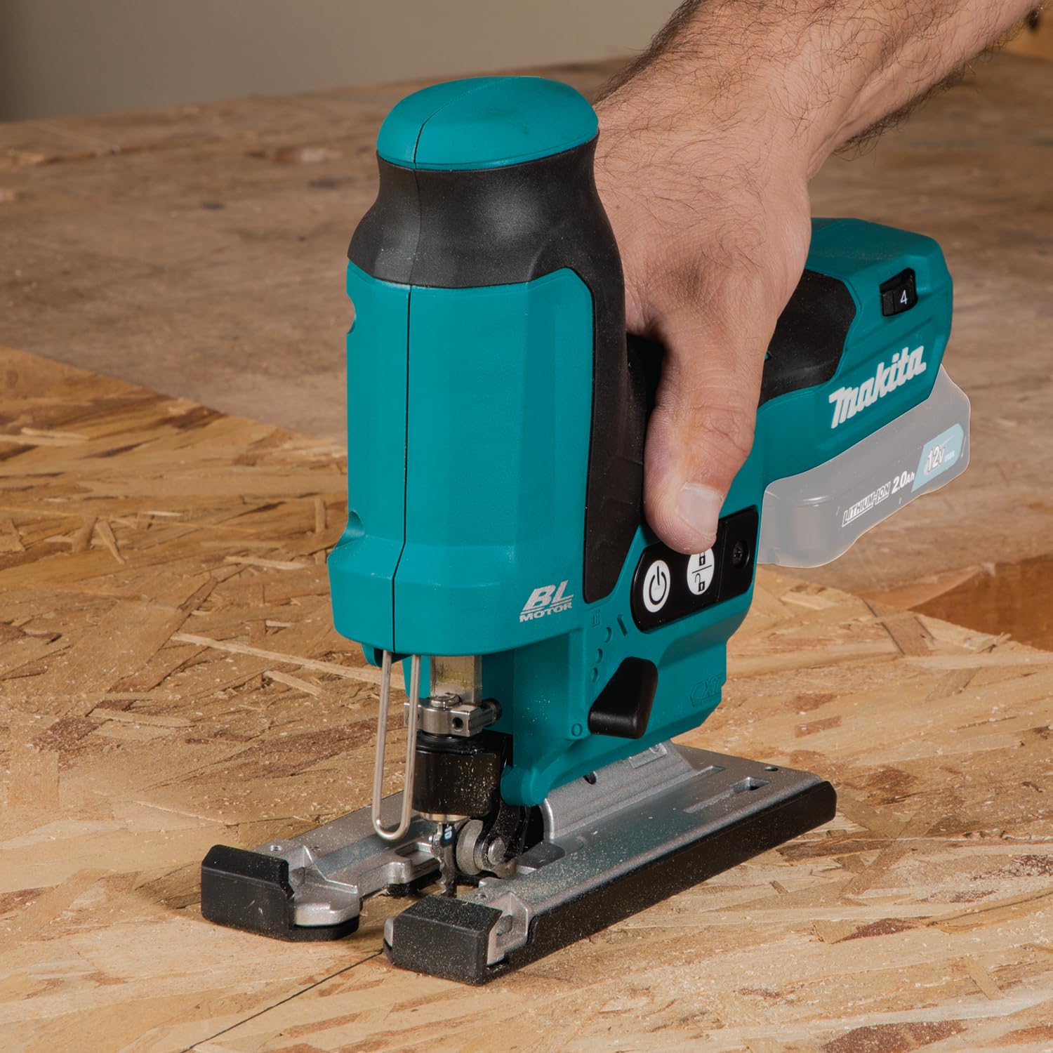 Makita Scie sauteuse 10.8V Li-ion MAKITA - 2 batteries + 1 chargeur rapide + 1 malette de transport - JV102DMJ