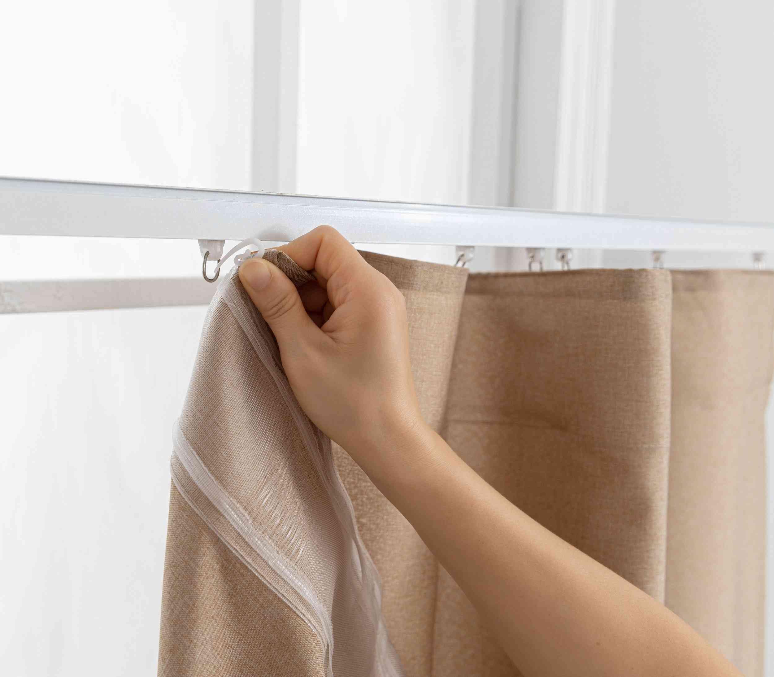 Gardinen-Set 3-teilig S Wien« | 2 Vorhänge Leinenoptik HxB 245x145 cm Taupe und 1 Voile Batist Store HxB 245x300 cm Weiß 1:2 Wellenband 2025100-110S1