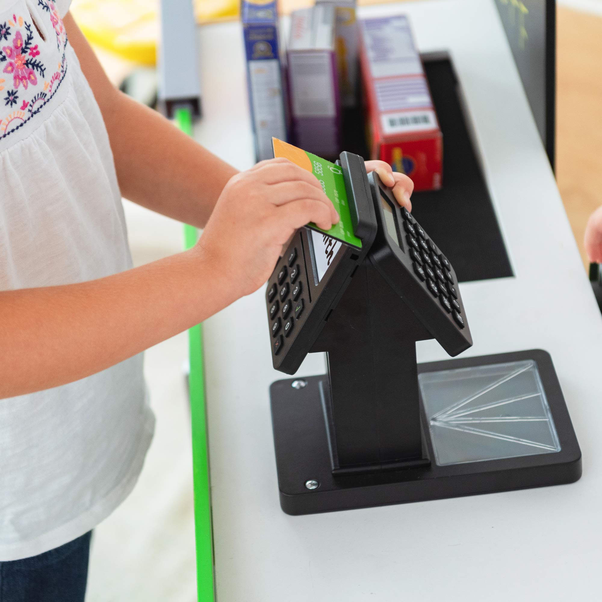 Teamson Kids Austin Holz-Lebensmittelladen Für Kinder Mit 26-Teiliges Zubehör Supermarkt Einkaufs-Fantasiespielzeug Mit Fließband TD-13206B
