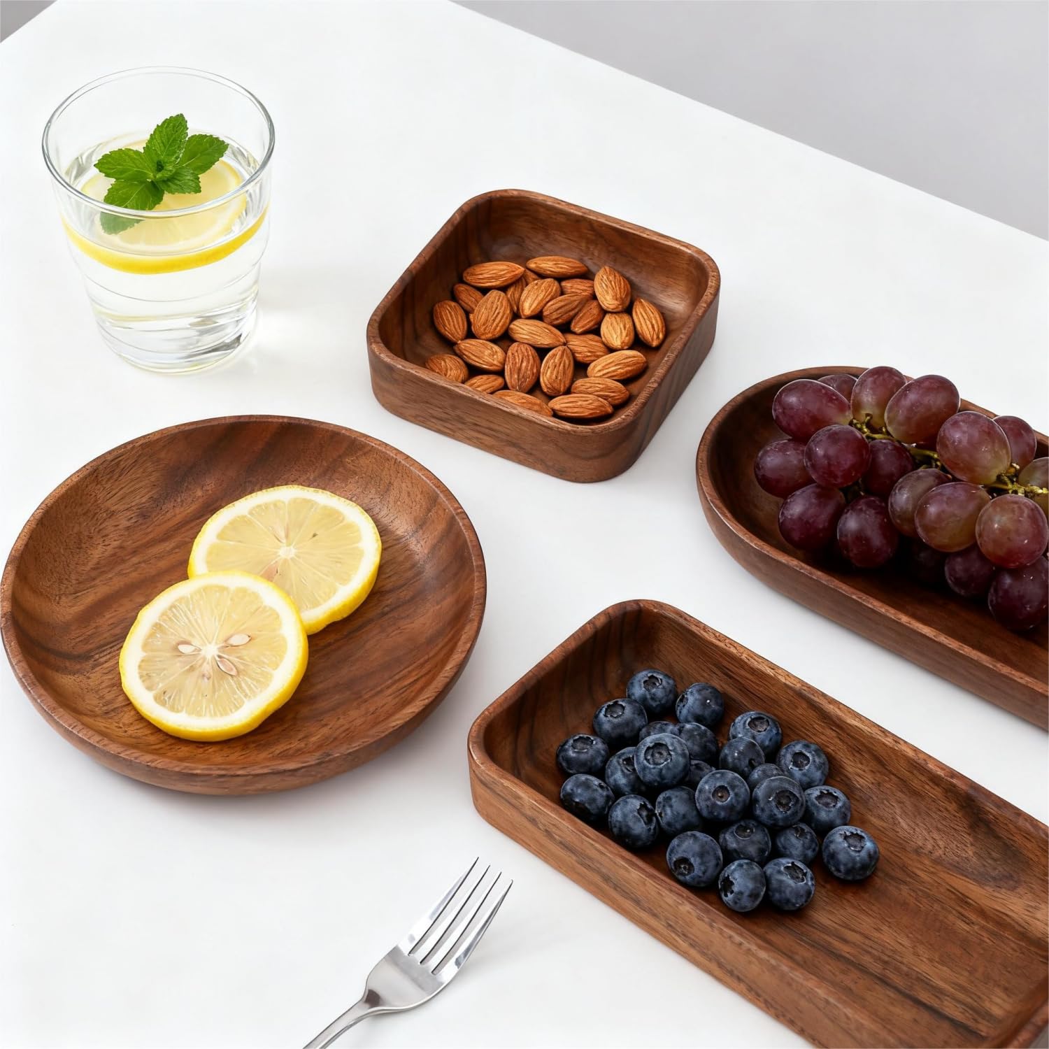 Rustikale Salatschüssel und Servierplatte aus Holz – rundes Tablett für Essen, Hochzeiten und Veranstaltungen – ideal für Obst, Salate, Heimdekoration und Küchenutensilien