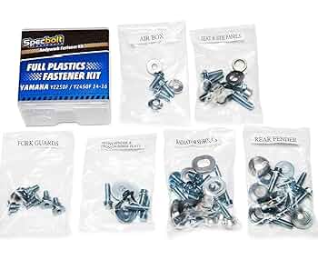 UB「メルカリ便」差し替えパーツ付きリースボルシャック 2025年