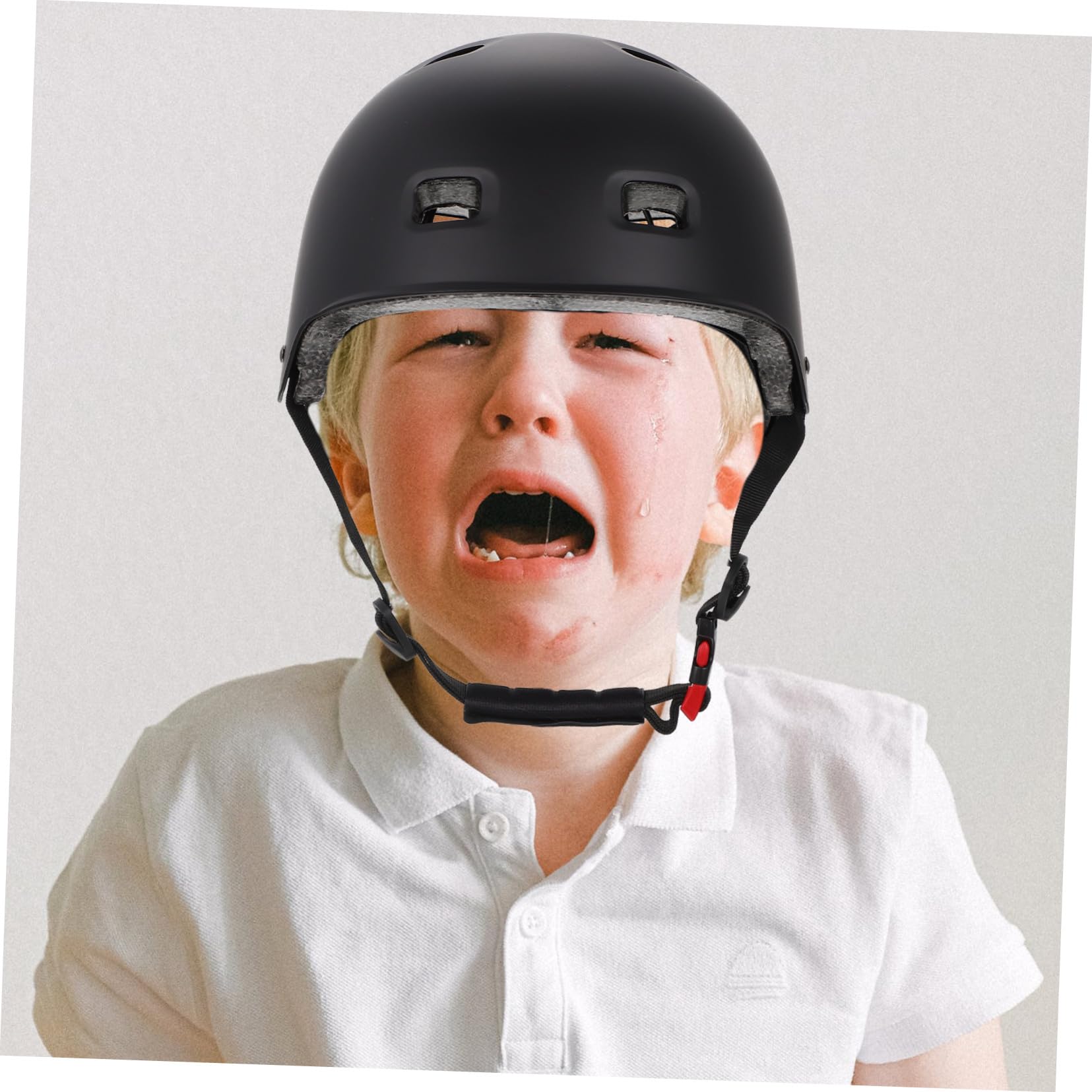 Casque de Skateboard Adulte Noir en Abs Léger et Respirant Design Moderne pour Sports de Plein Air et Cyclisme