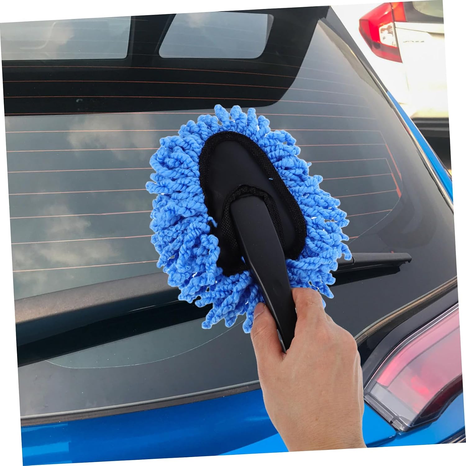 Vehicle Detailing Tool Multi-Functional Car Duster Brush for Interior Cleaning Ergonomic Design for Upholstery Dashboard and Door Panels Soft Bristles for Easy Dust Removal