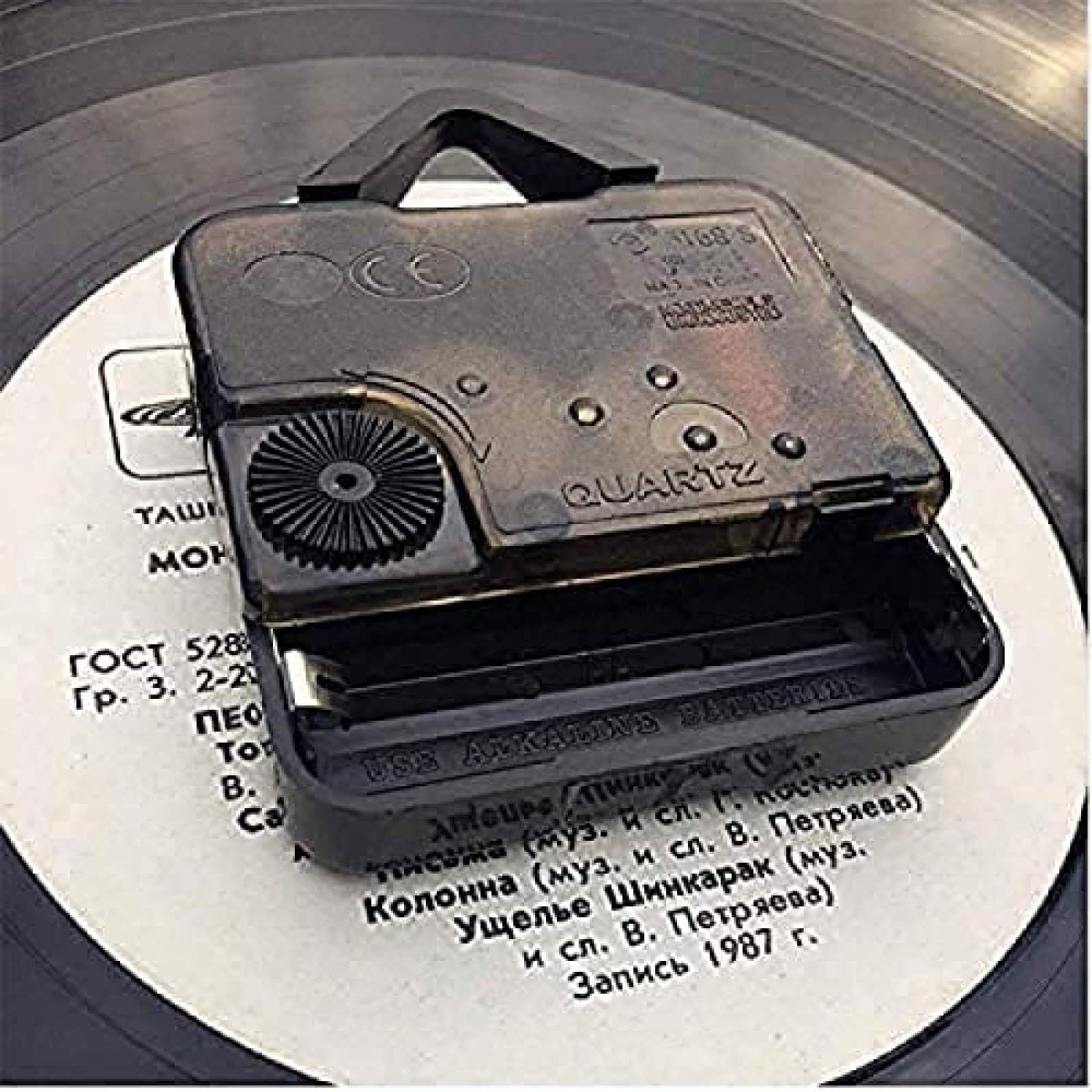 Amazon.co.jp: 壁掛け時計 12インチ サイレント非カチカチ音を立てる Amazon.co.jp: 壁掛け時計 12インチ サイレント非カチカチ音を立てる