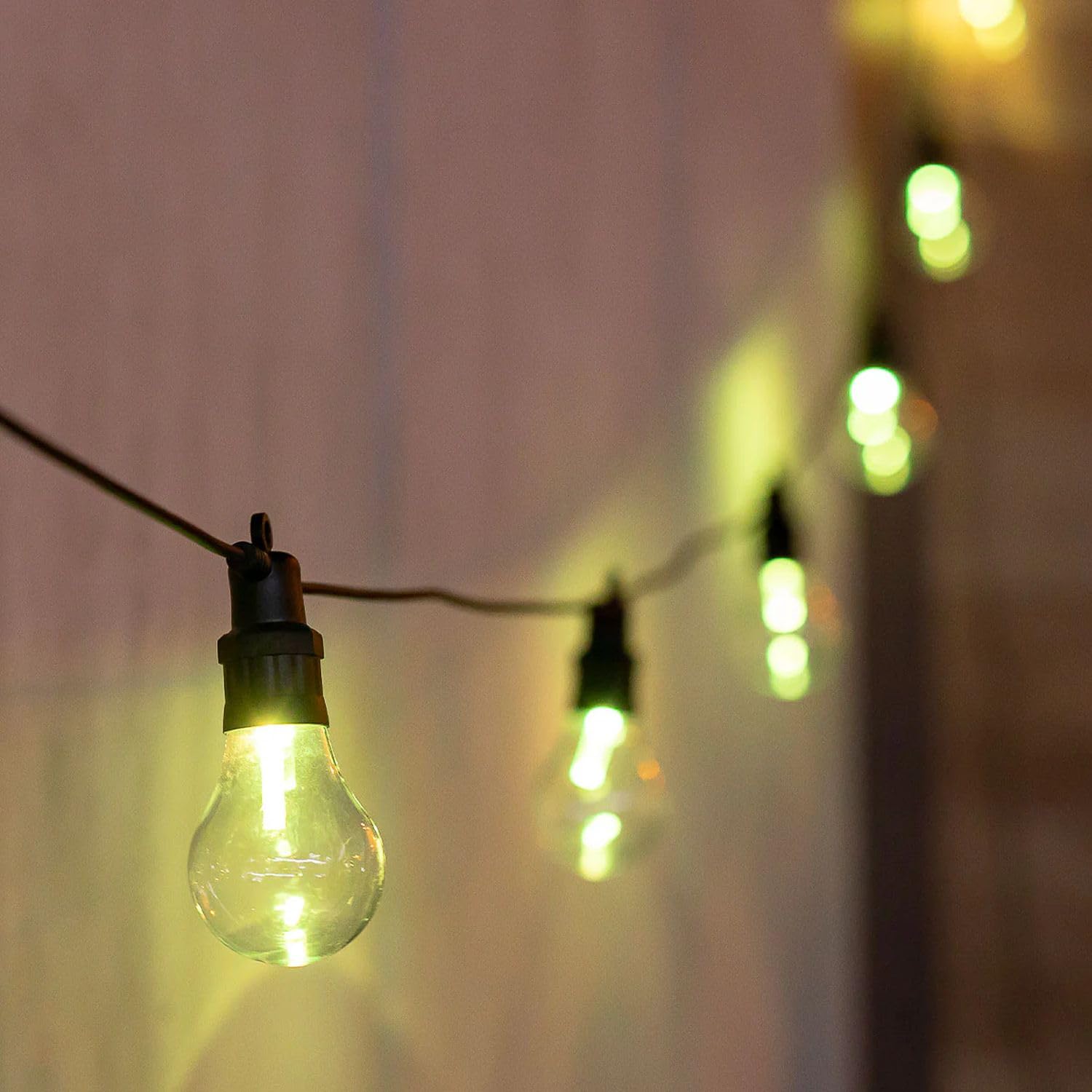 Außenlichterkette LED E27 buntes Licht Farbwechsel RGBW mit Fernbedienung Stecker 5m lang Schwarz 3m Kabel Lichterkette außen Garten Fenster