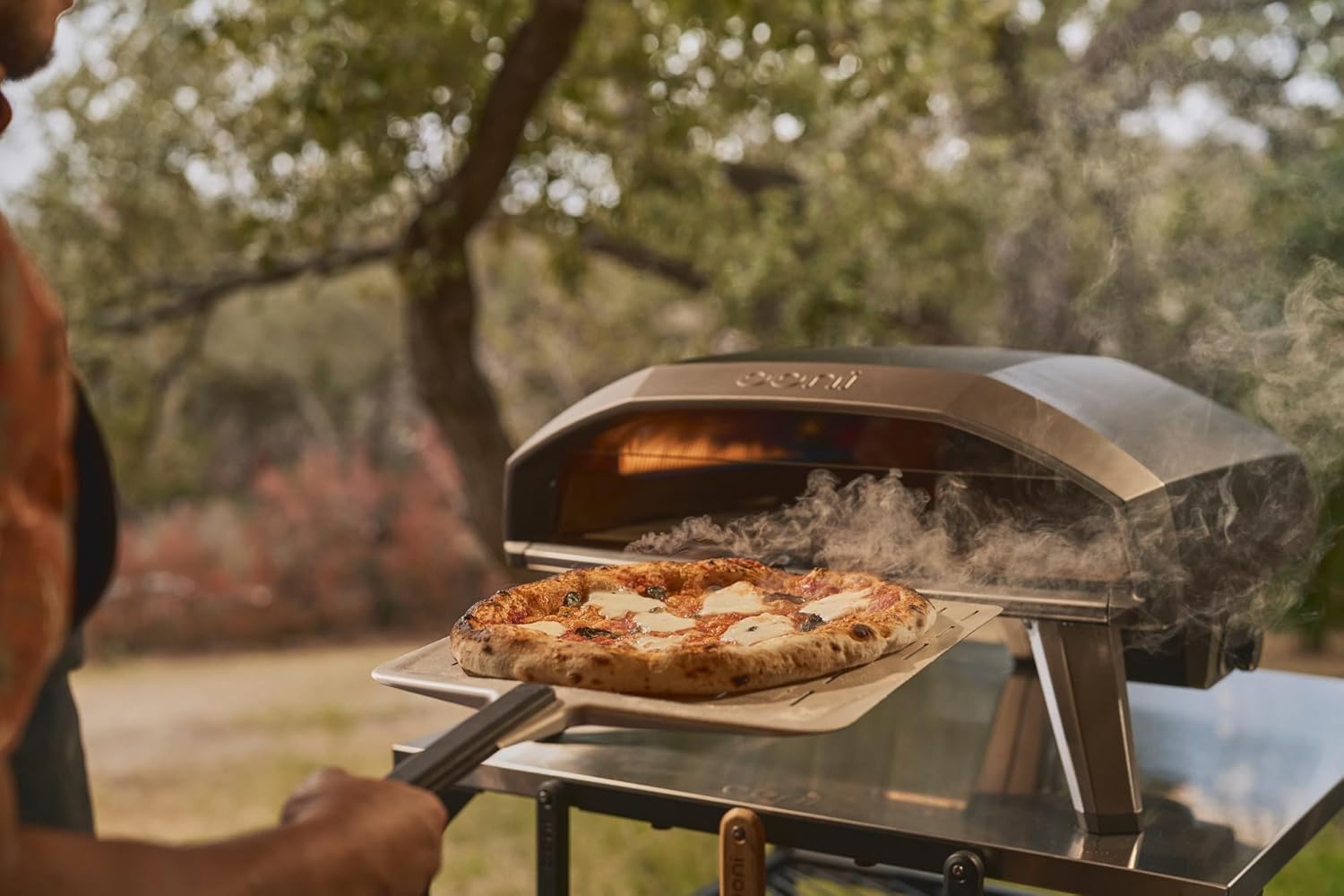 Ooni Koda 2 Pro Natural Gas Pizza Oven – 18" Gas Powered Outdoor Oven with 28 mBar Regulator and Gas Hose, Gas powered Portable Pizza Oven - Foundry Black