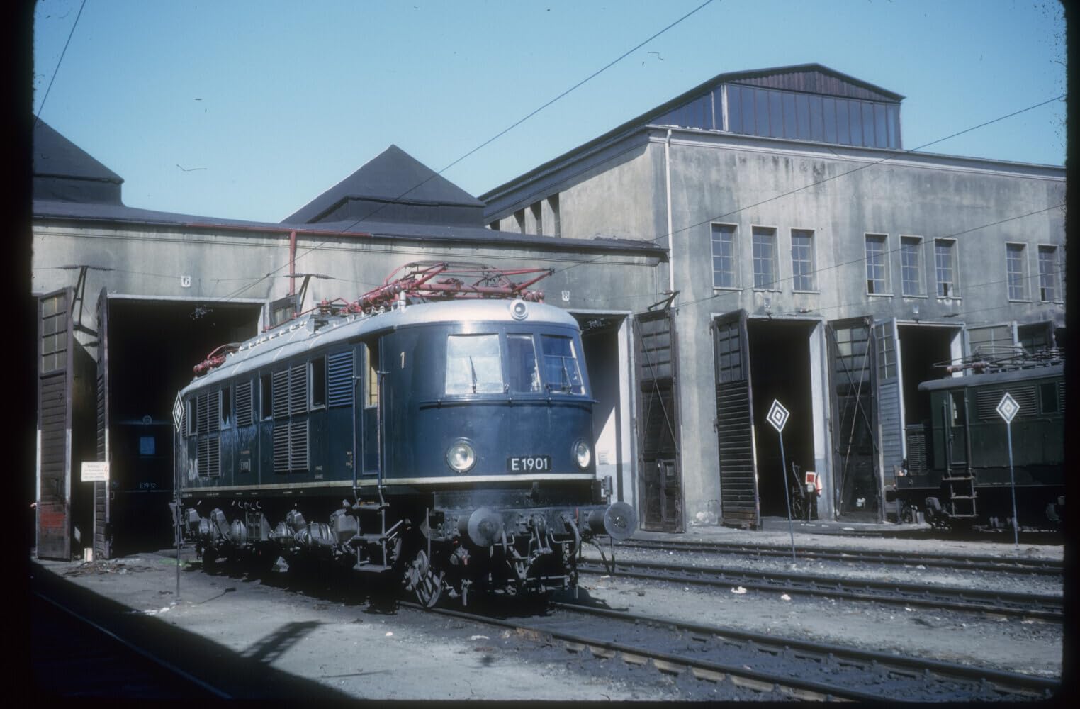 Deutsche Bundesbahn in Farbe Eine Zeitreise durch die Nierentischepoch: Zwischen Deutscher Reichsbahn und Deutscher Bahn AG - die Eisenbahn in der Zeit des Wirtschaftswunders