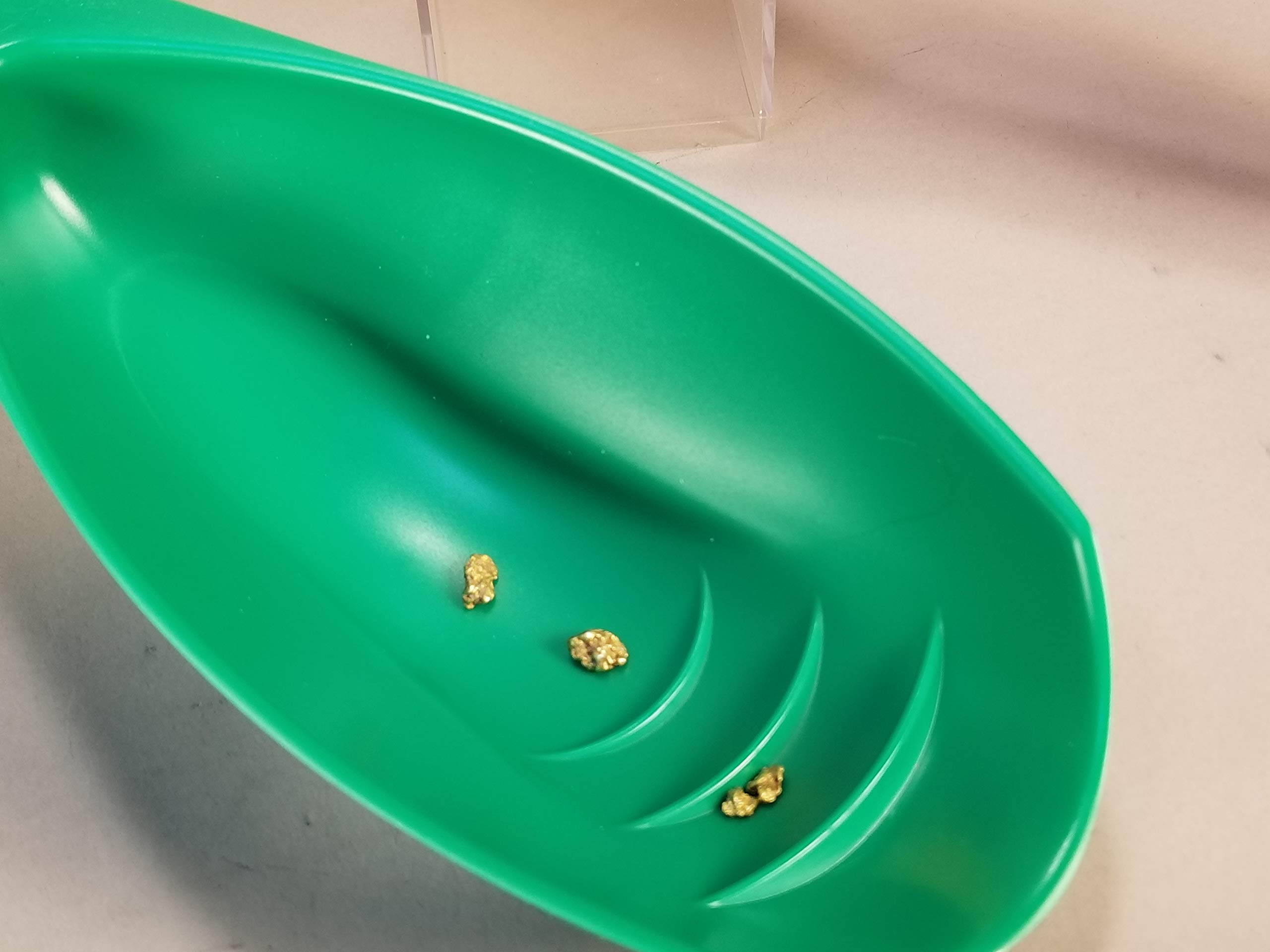 Nugget Stalker Doc's Gold Spot™ Treasure Scoop Portable Gold Pan Green