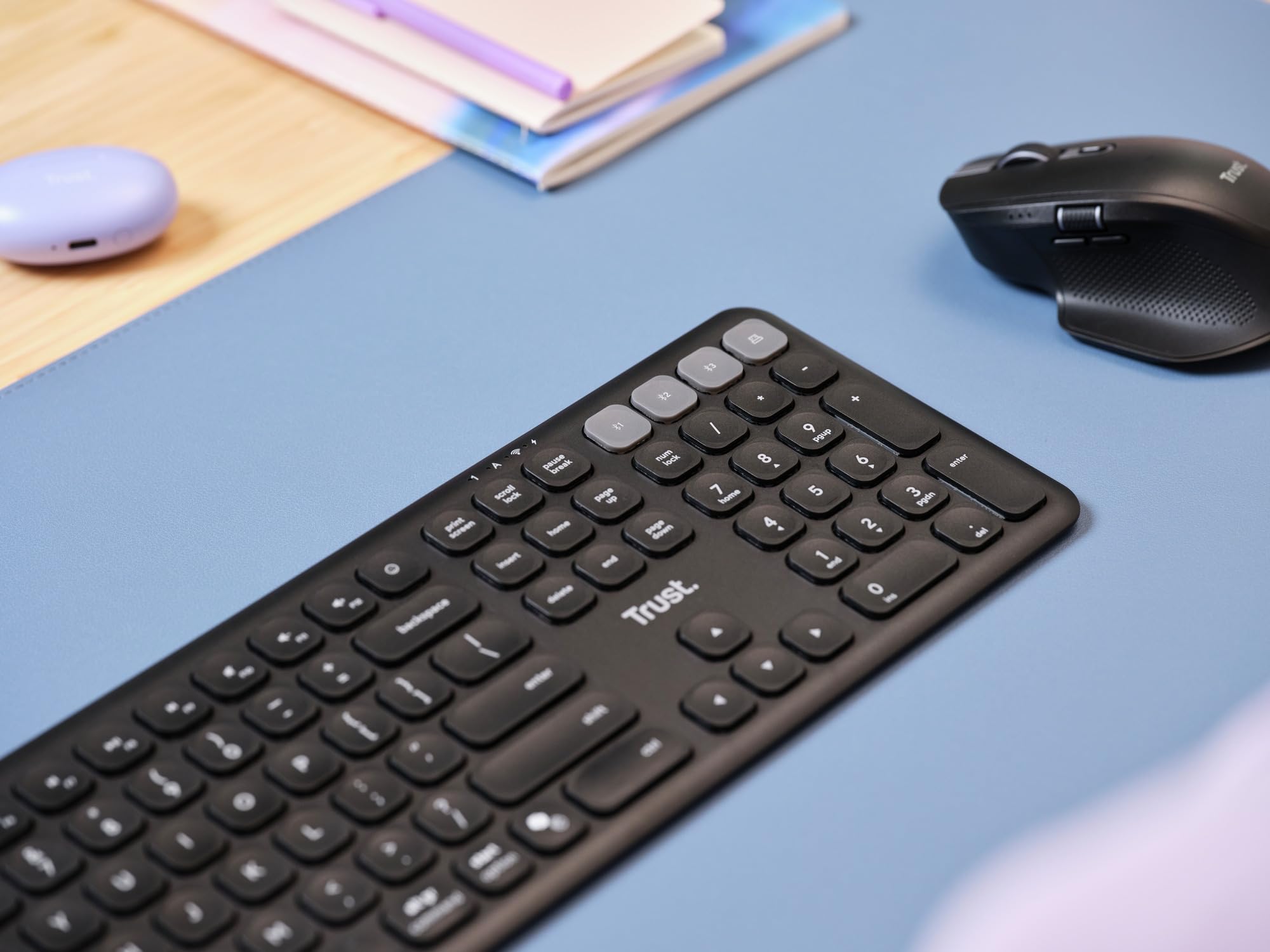 Trust Vaiya Clavier sans Fil Bluetooth + 2.4Gz AZERTY Français, Noir | Clavier Bluetooth Multi-appareils Rechargeable avec Pavé Numerique, 55% Plastique Recyclé, Windows iOS iPadOS Android
