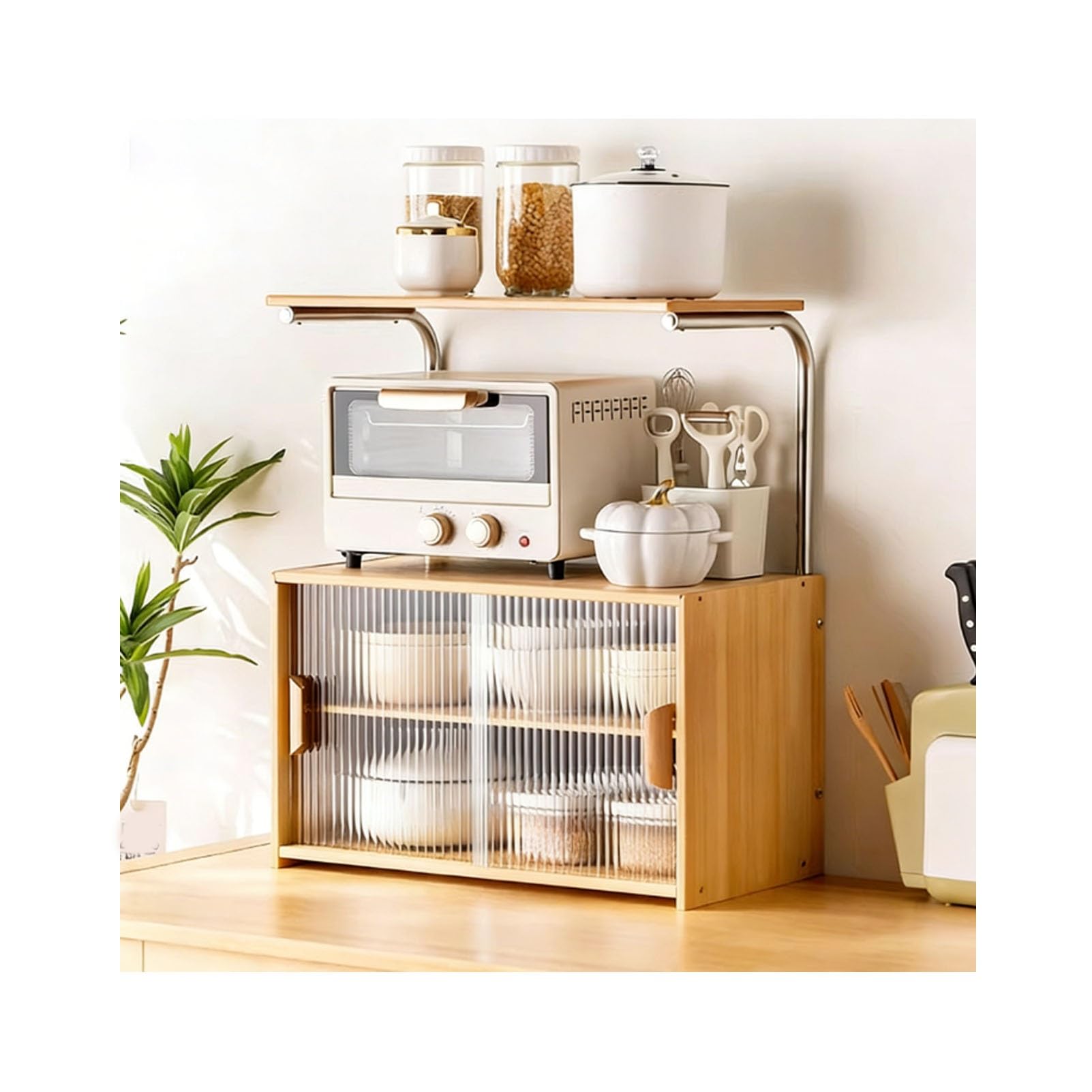 Mueble de despensa con puertas de vidrio para solucionar la falta de espacio en cocina