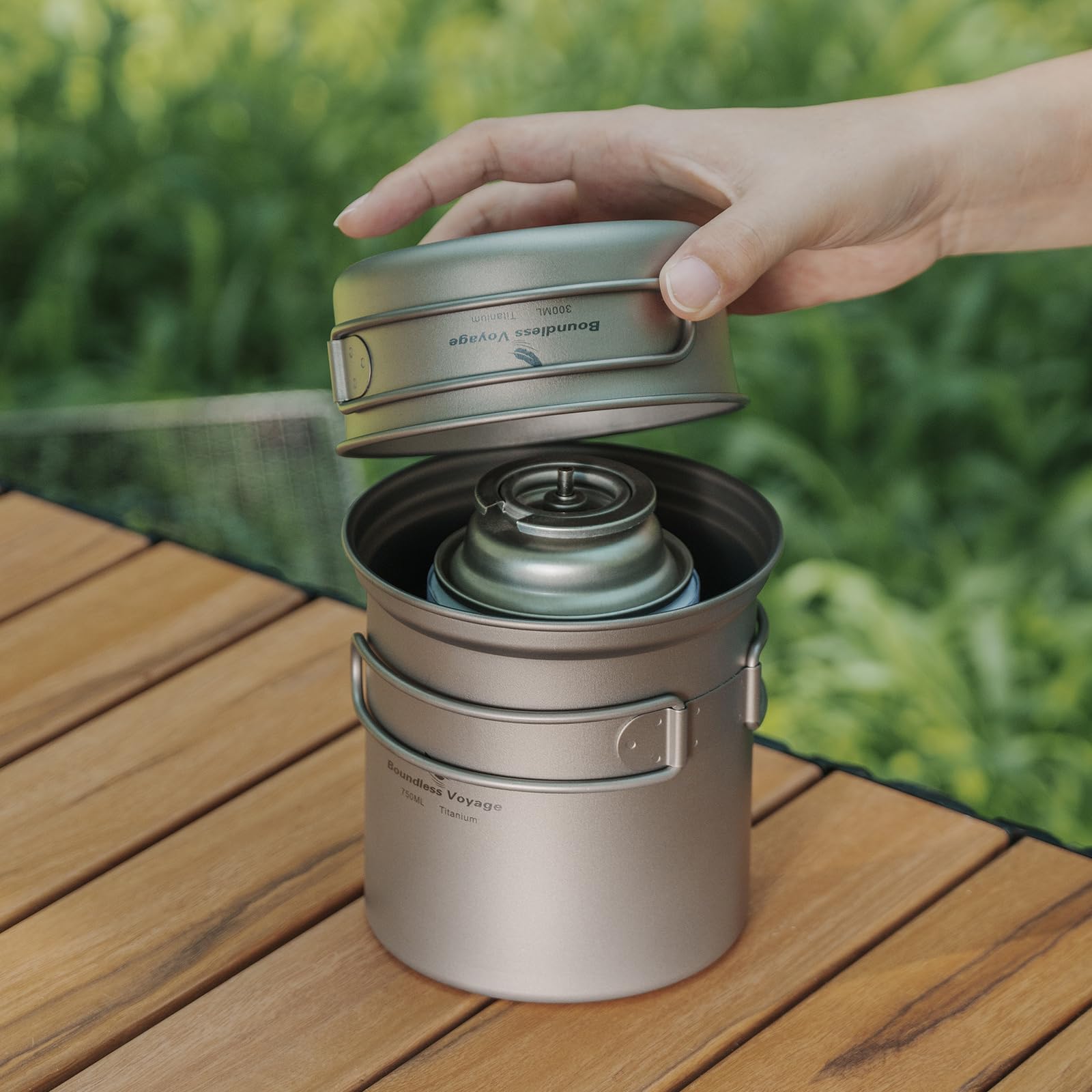 iBasingo Petit Ensemble de casseroles en Titane Ustensiles de Cuisine de Camping Ensemble de Bols légers d'extérieur Kit de Mess de Cuisine avec poignée Pliante 300 ML + 750 ML 2 pièces/Ensemble