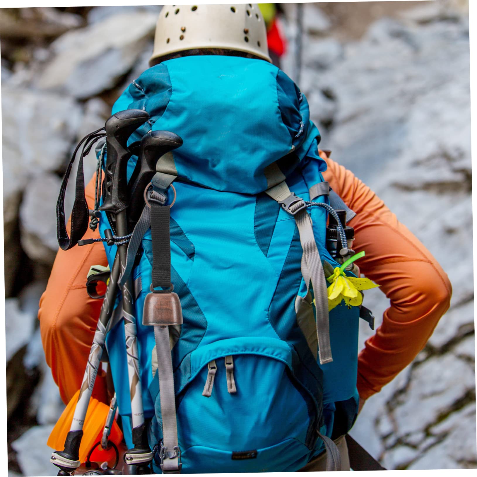 Cabilock Portable Hiking Bells Metal Outdoor Bells Bear Shape High Sensitivity Alarm