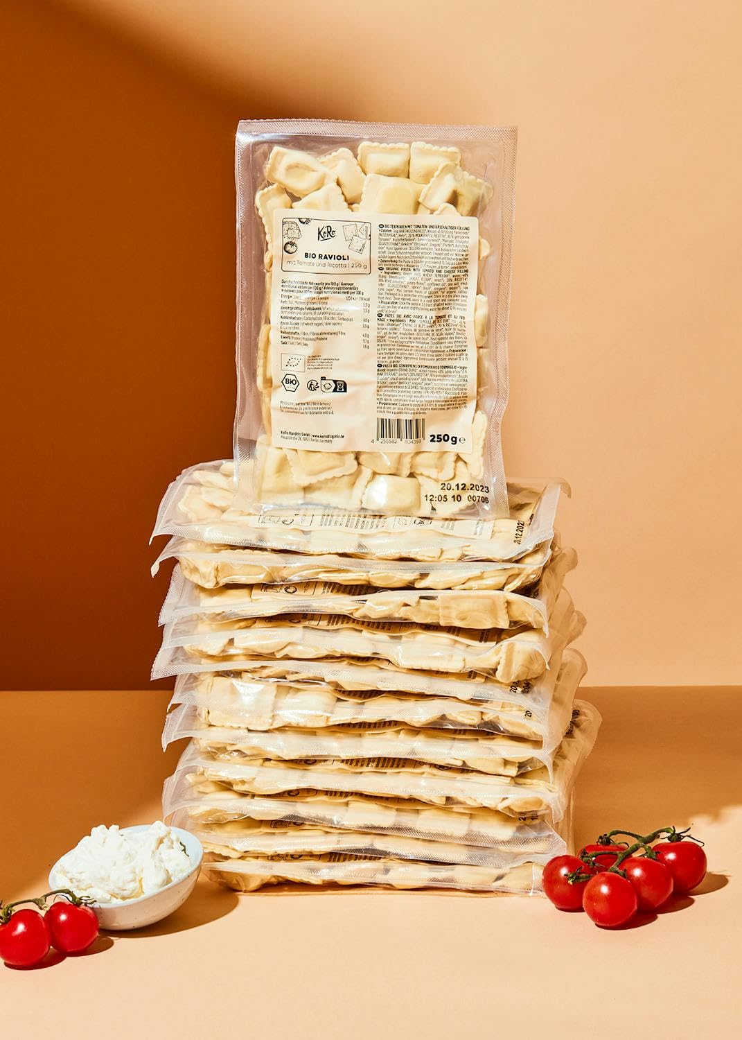 KoRo - Ravioli con pomodoro e ricotta bio 12 x 250 g - Pasta con ripieno mediterraneo - Vegetariana - Veloce da preparare - Si conserva fuori dal frigo