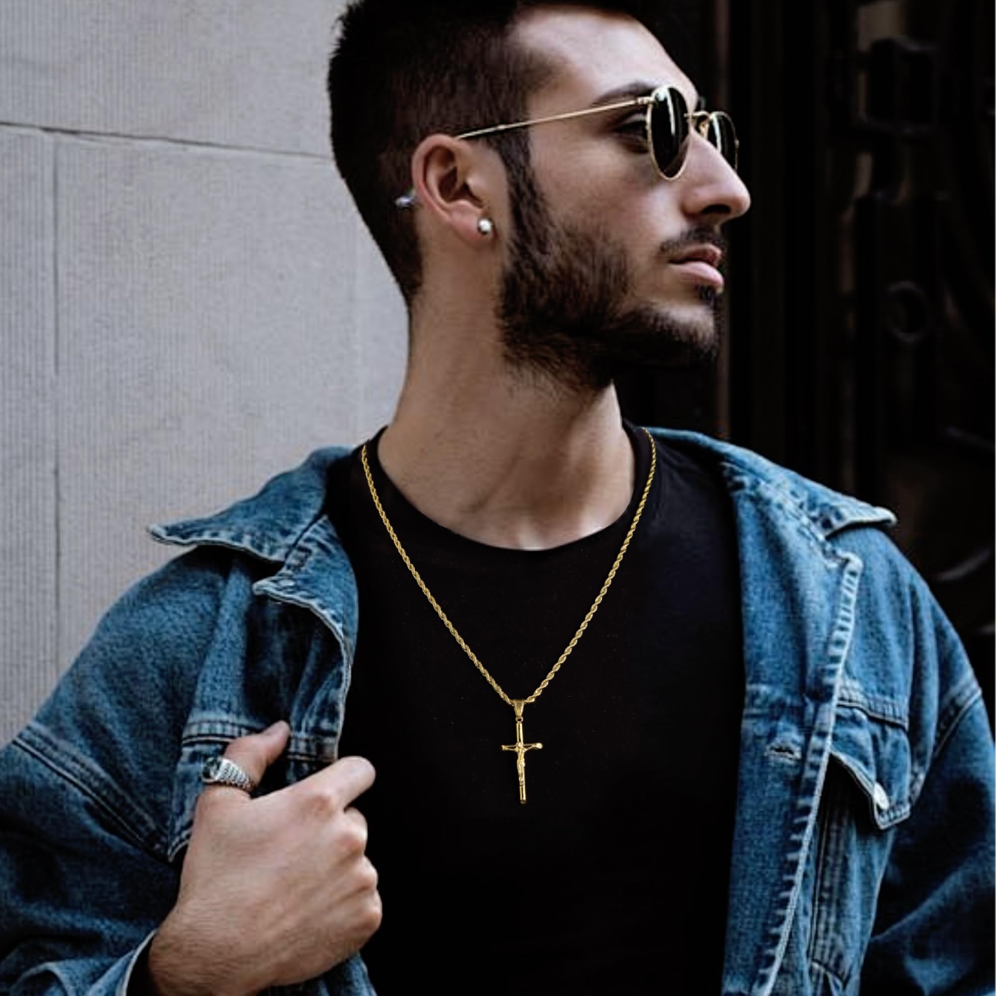 Collier Croix pour Homme Femme, Chaîne en Acier Inoxydable Plaqué Or 18K avec Pendentif Crucifix, Pendentif Croix Jésus Christ Cadeau Religieux pour Pâques Fête des Pères Noël
