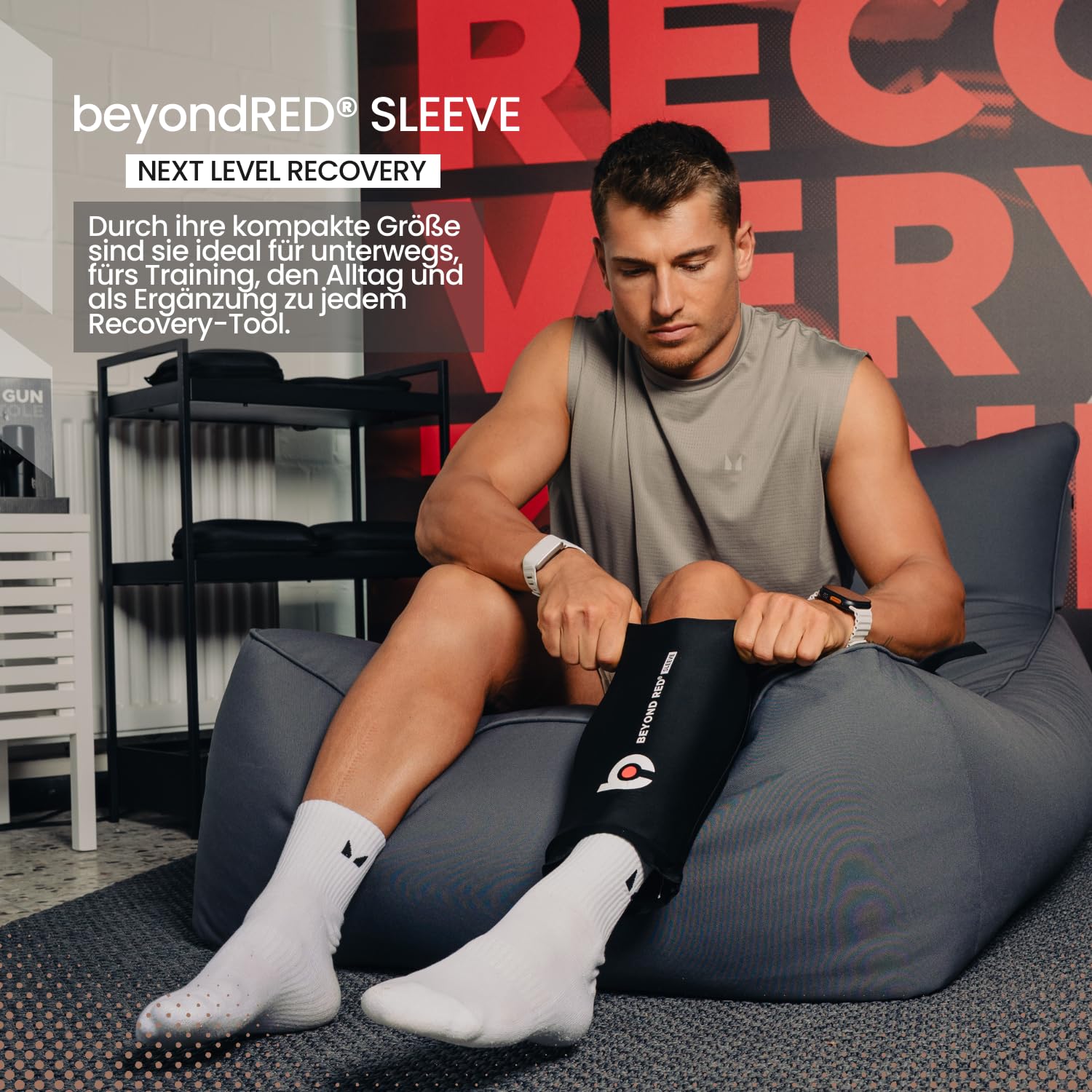 beyondRED® SLEEVE | Wärme- und Kältetherapie für Knöchel, Wade, Knie, Ellenbogen, Oberarm und Oberschenkel bei Muskelkater, Verspannungen, Schwellungen | 30+ Minuten Kälte/Wärme (L = 27,5 x 15 cm)