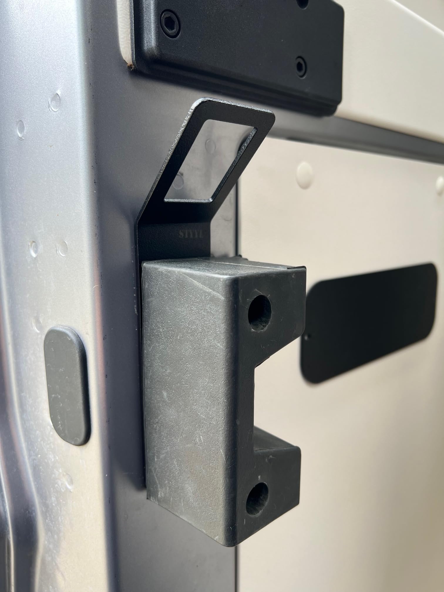 STYYL Slide-Y-Lock die Zusatzsicherung für die Schiebetür passend für Kastenwagen Ducato Jumper Boxer