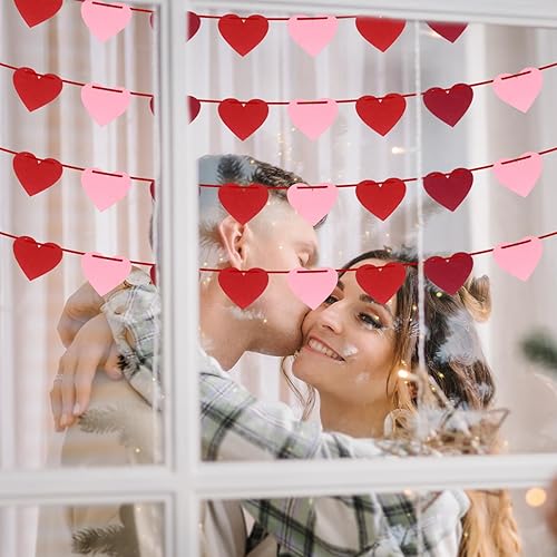 Miniatura 4 de OLANRUN Decoración del día de San Valentín, guirnalda de 40 corazones de fieltro rojo, sin bricolaje, decoraciones colgantes del día de San Valentín