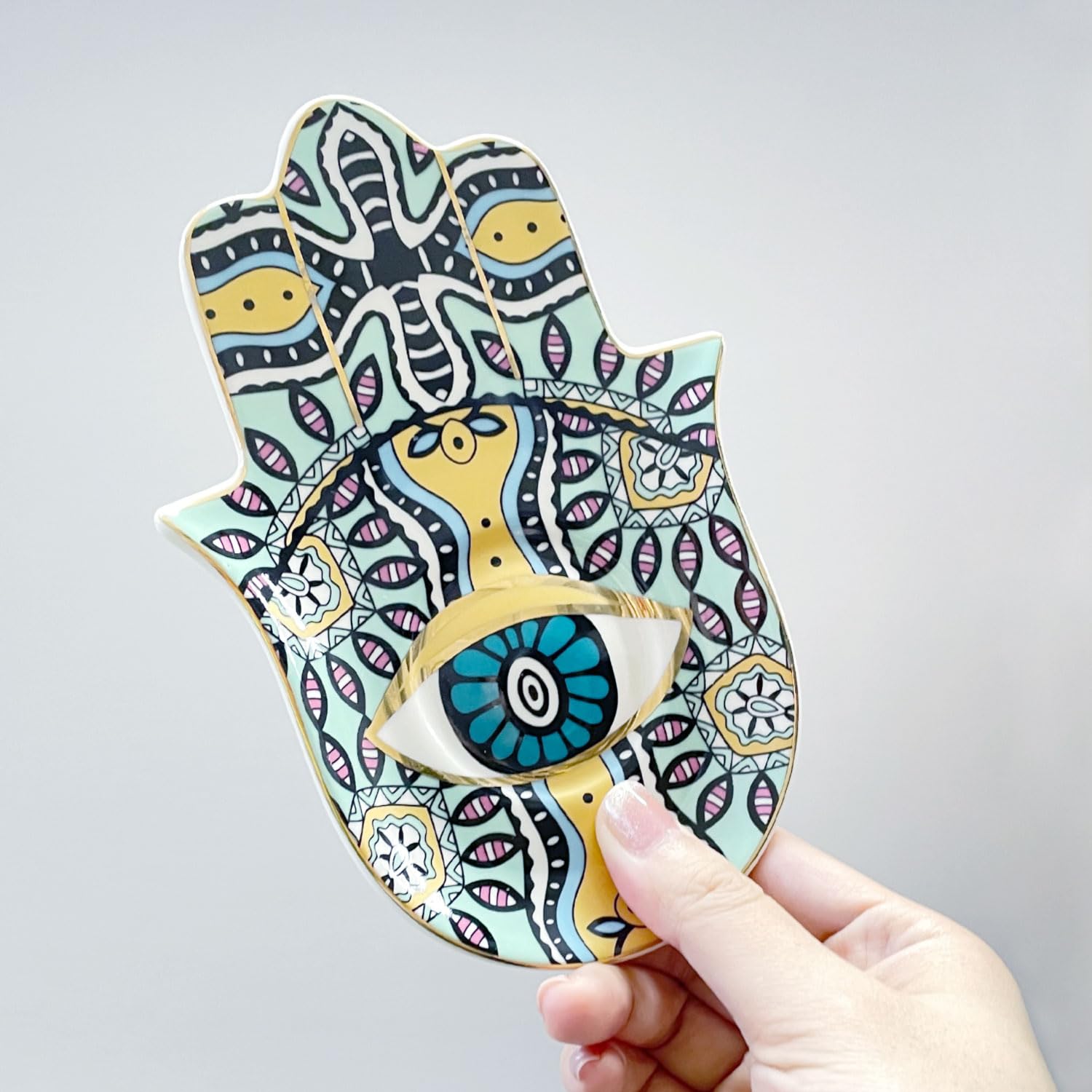 Ceramiczny uchwyt na kadzidełka Hamsa – mosiężny uchwyt na kadzidełka 2 w 1 do patyczków i kadzidełek spiralnych – dekoracja zen z ręką fatimskiej ochrona przed złem – 15,7 cm dł. x 11,4 cm szer.