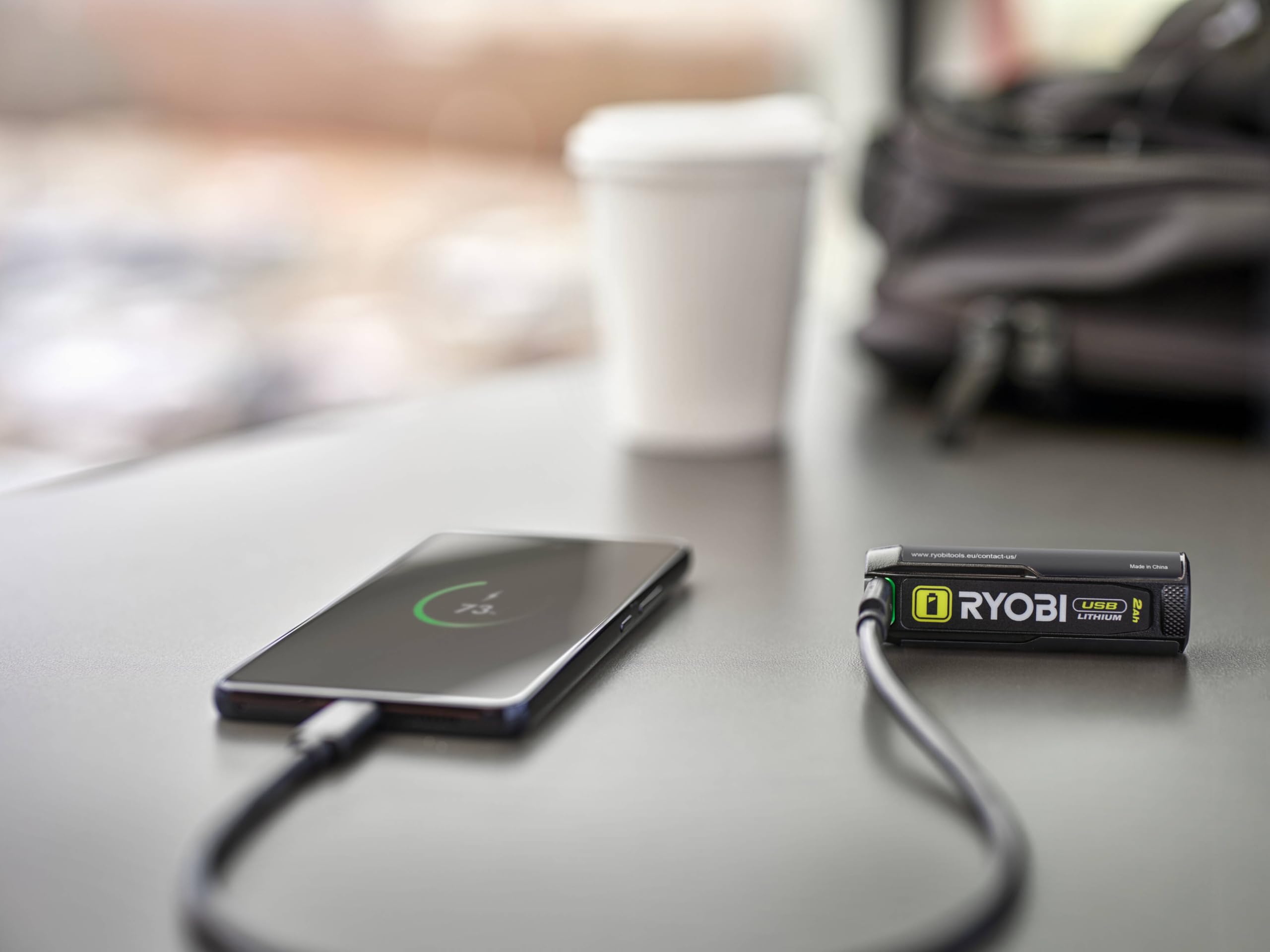 RYOBI - Aspirateur Compact 4V USB Lithium - 142 L/Min - pour Les Petits travaux de Nettoyage à la Maison, dans la Voiture ou dans l’Atelier - livrée avec 1 Batterie 3,0 Ah Son câble USB-C