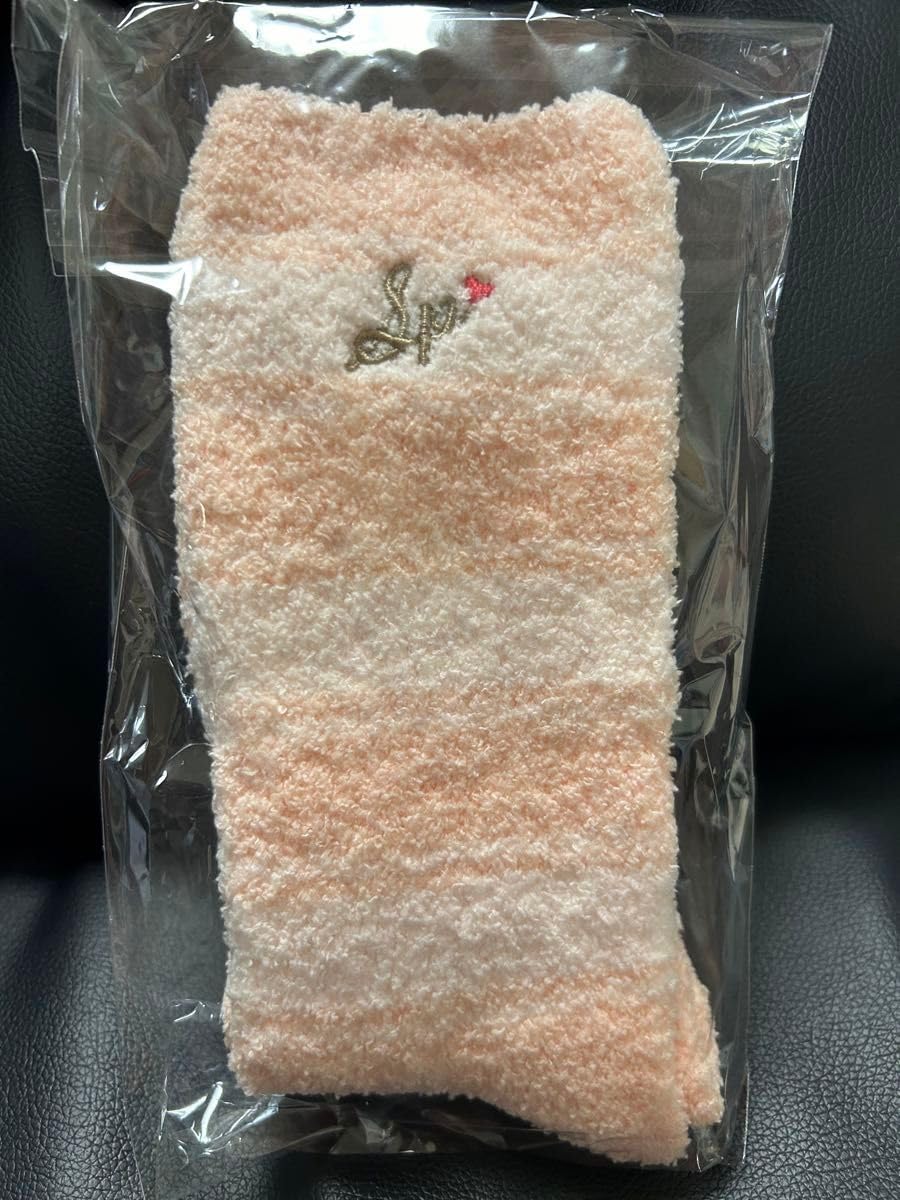 Amazon.co.jp: すとぷり もこもこルームソックス 莉犬くん : おもちゃ