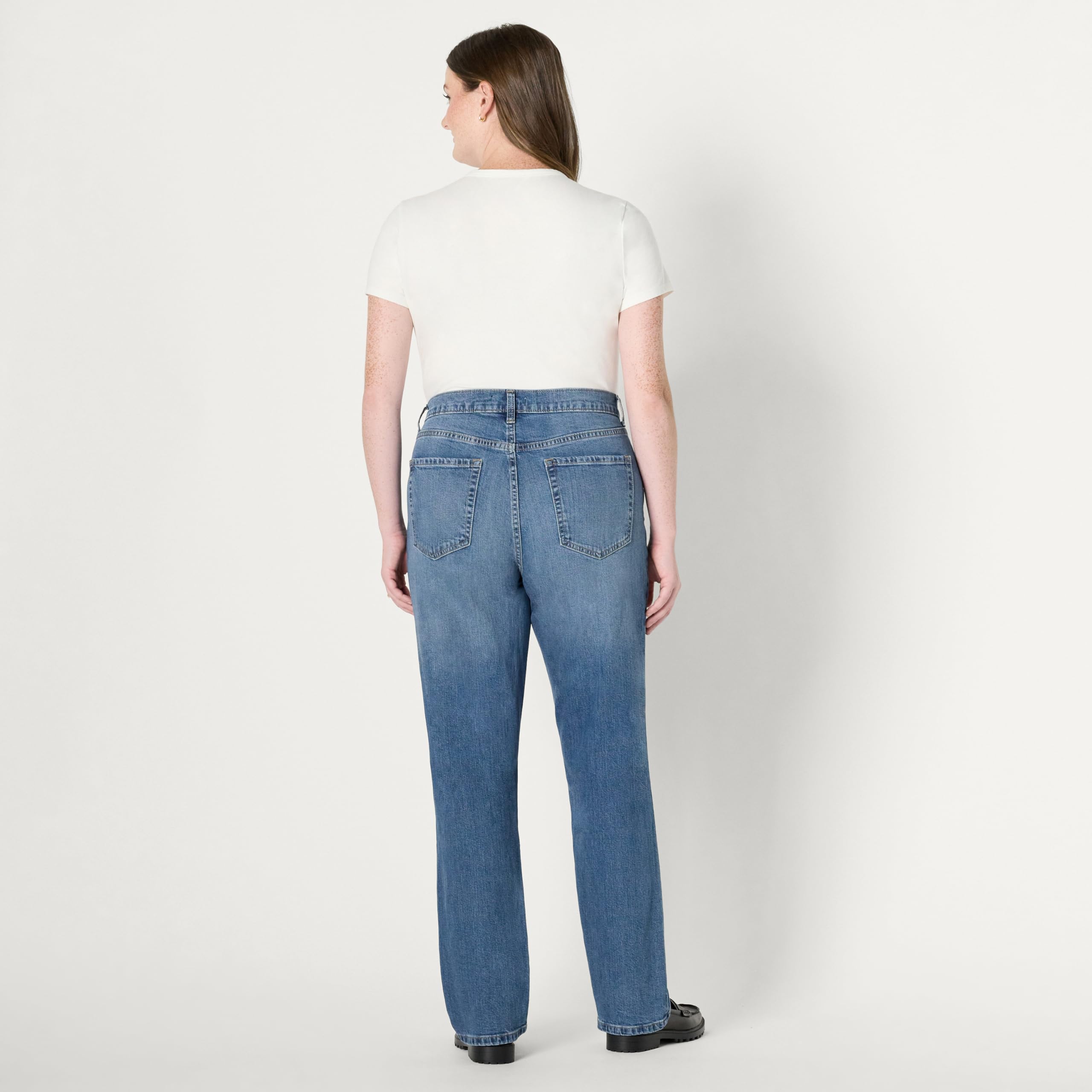 Amazon Essentials Jean Jambes Droites, Coupe Ajustée et Taille Mi-Haute, Élasticité Moyenne Femme