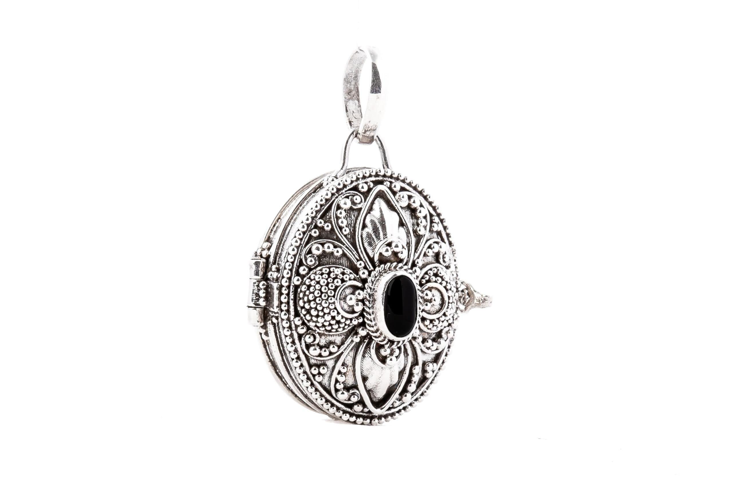 Windalf Foto-Medaillon DANA 3.2 cm Mittelalter Bild Medaillon mit Onyx & Geheimfach Bohemia Handarbeit aus 925 Sterlingsilber
