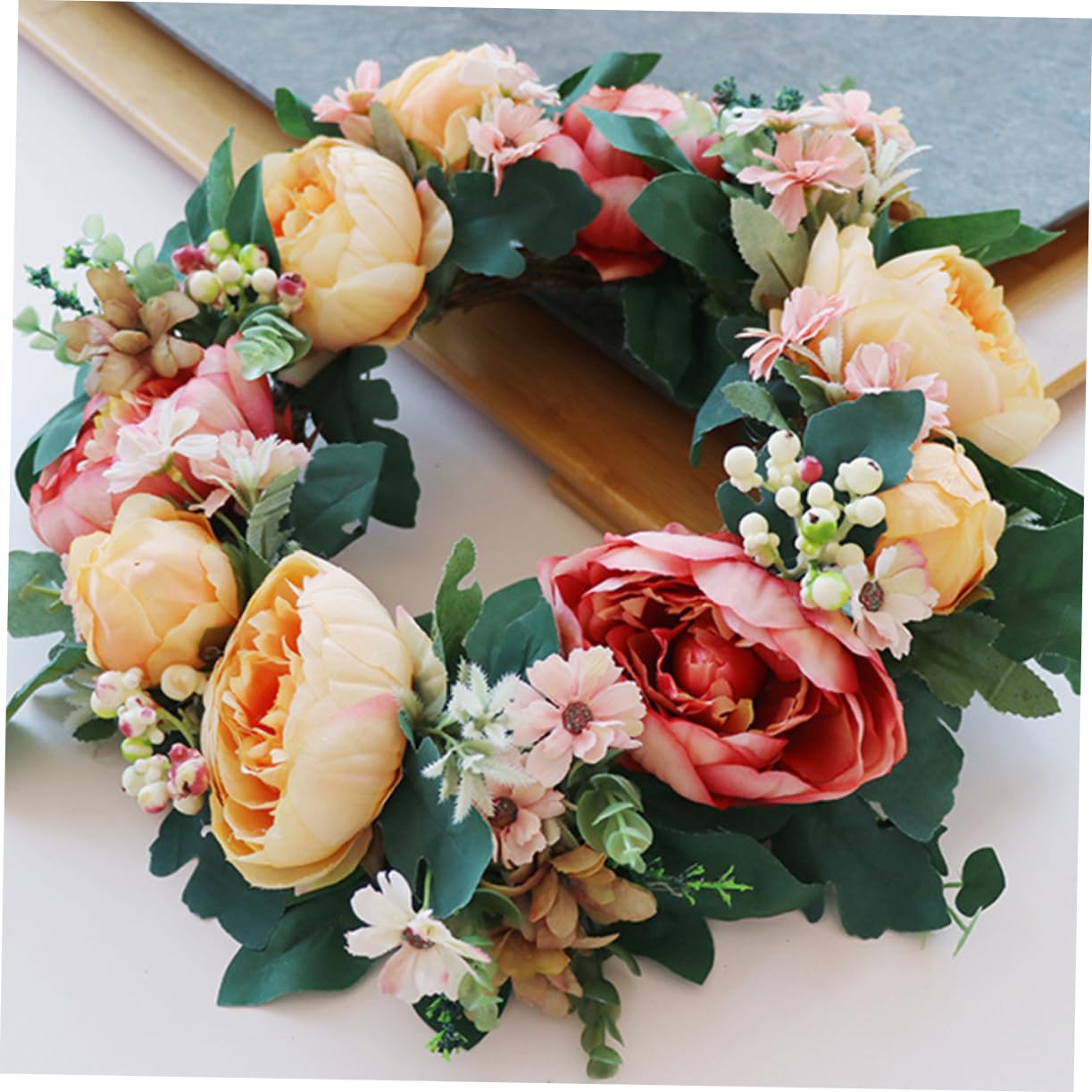 Hochzeitskranz mit Pfingstrosenblüten, Hängender Deko Kranz für Zuhause | Kunststoff und Seidenblume, Türkranz für Frühling, Festliche Wanddekoration, Girlanden Ornament