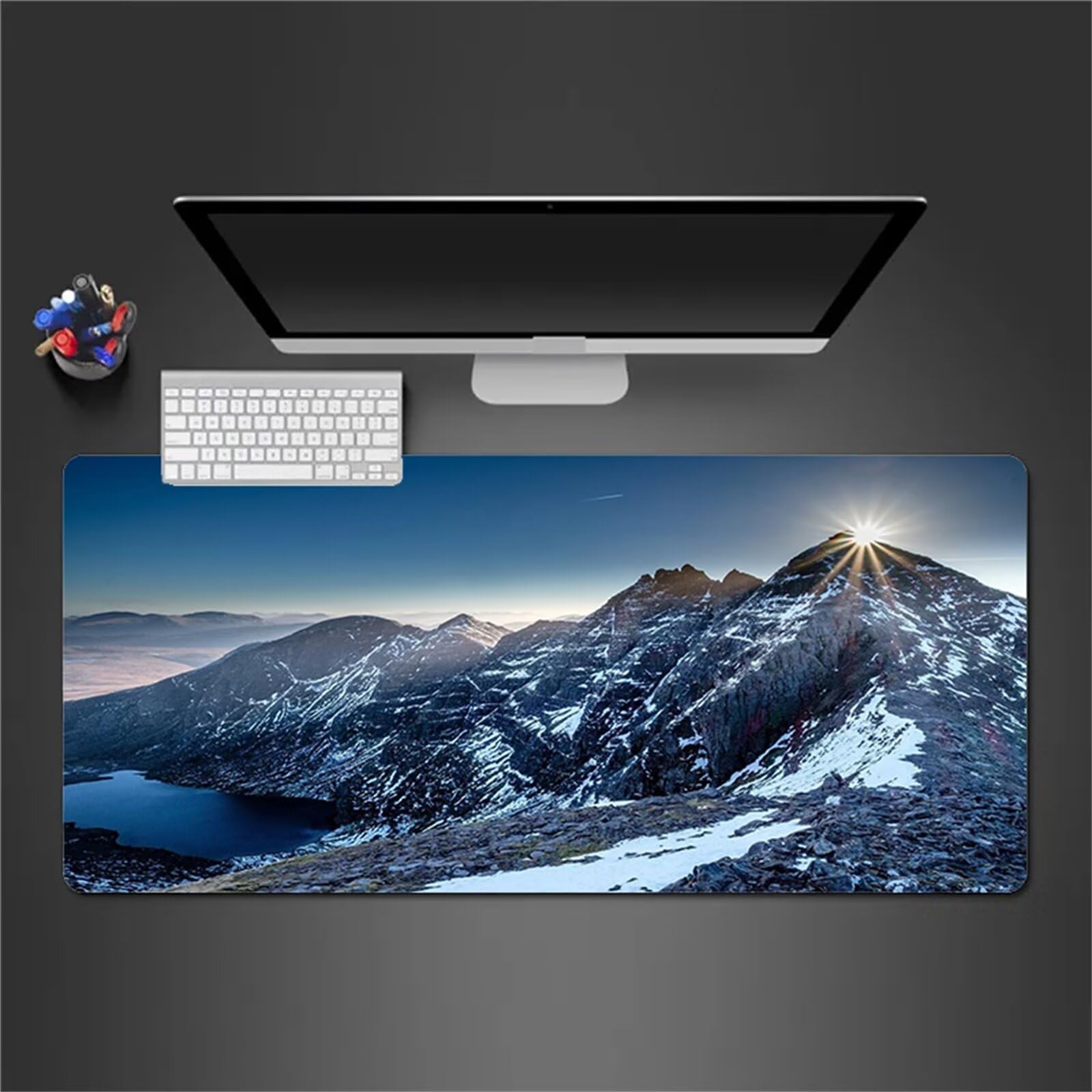 Tapis de Souris de Jeu Lever Soleil Sur Montagne Enneigée Tapis de souris XXL 1200x600x2mm Grand éTendu Tapis de Bureau avec Base en Caoutchouc Antidérapant et Bords Cousus pour Clavier et Souris