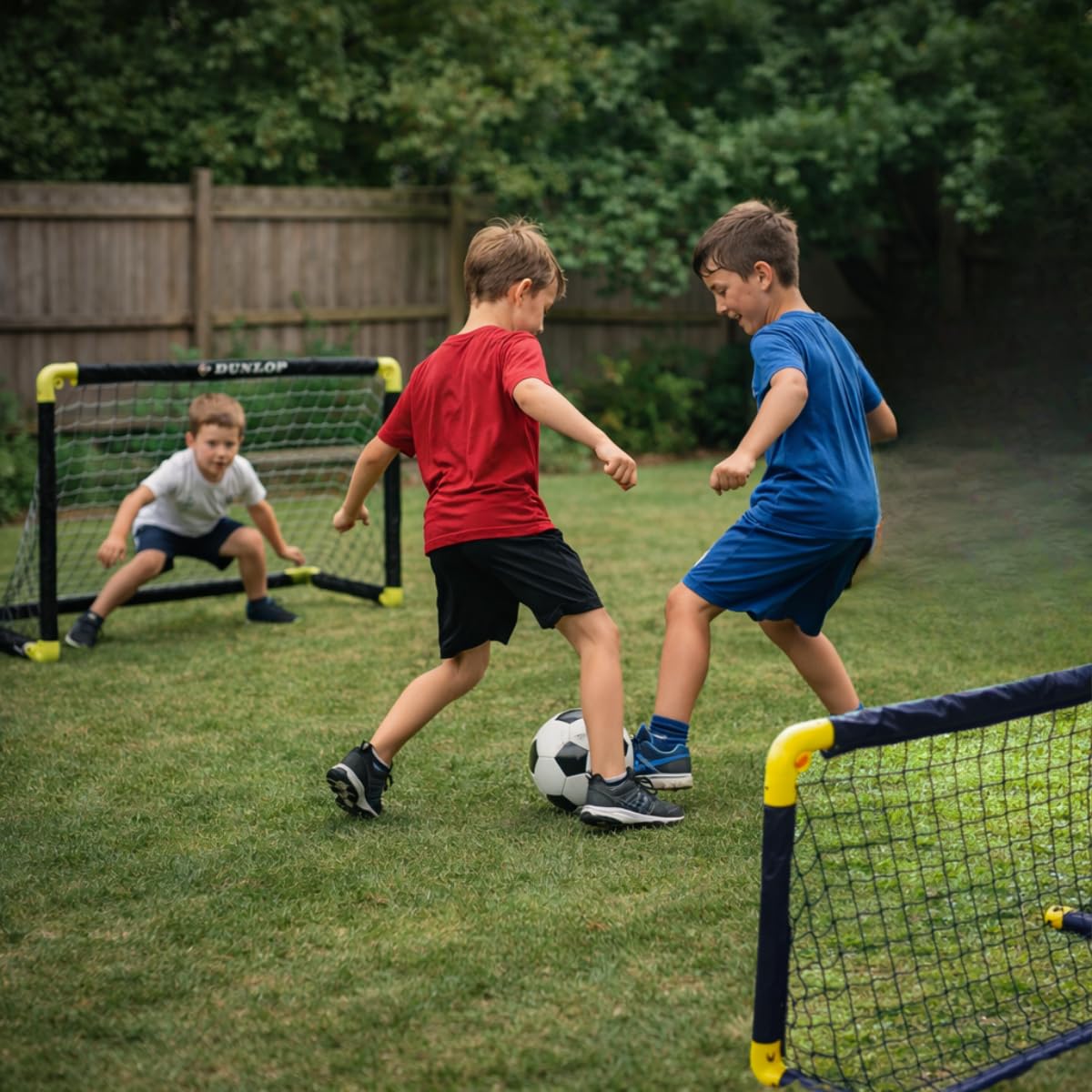 Dunlop Fußballtore Set von 2 – Football Goal 90 × 59 × 61 cm – Faltbare Fußballtore – Leicht zu Verstauen – Trainingsziel für Kinder und Erwachsene – Kunststoff – Schwarz/Gelb