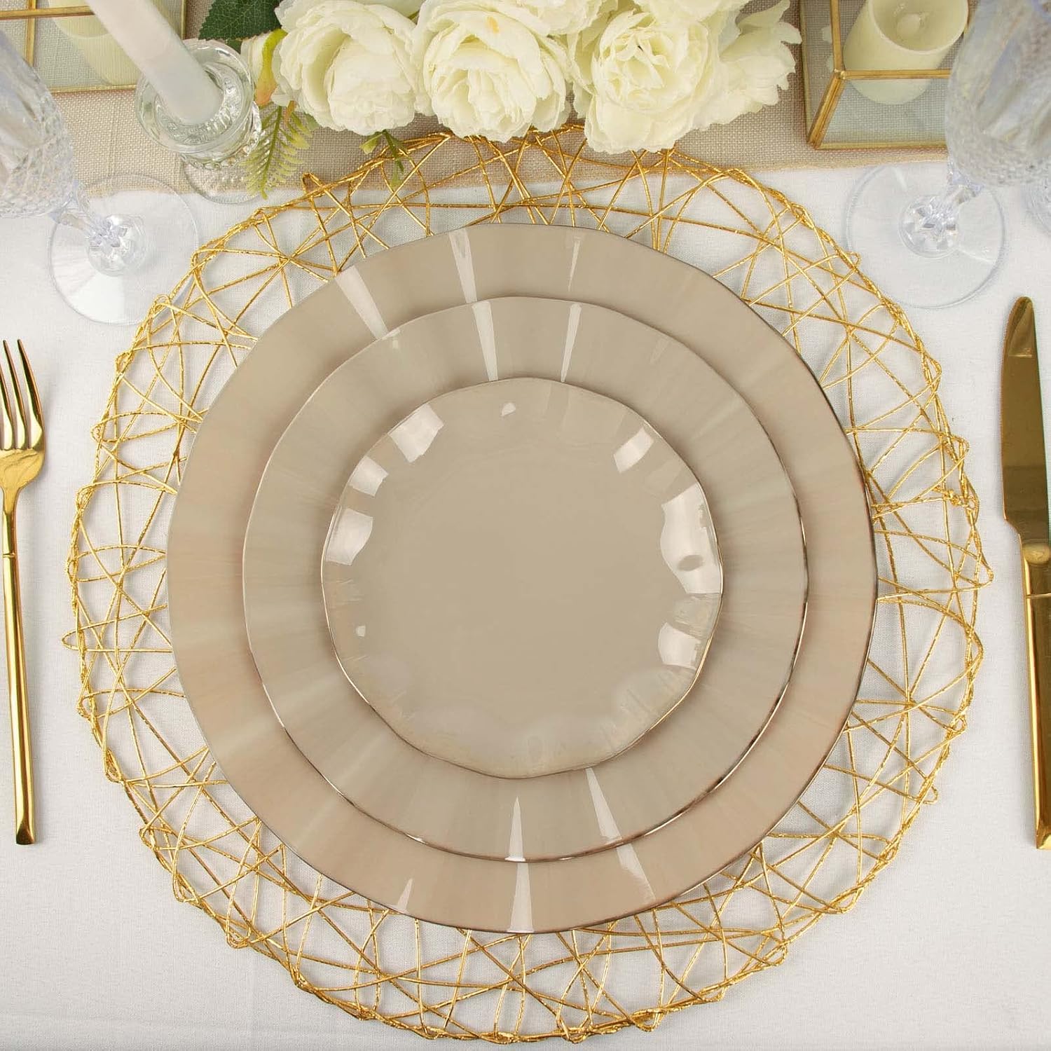 Efavormart 11" Dinner Plates – Set of 10 Plastic Taupe Round Disposable Plates with Gold Ruffled Rim – Elegant Tableware for Wedding Receptions, Dinner Parties, Holiday Events, and Catering