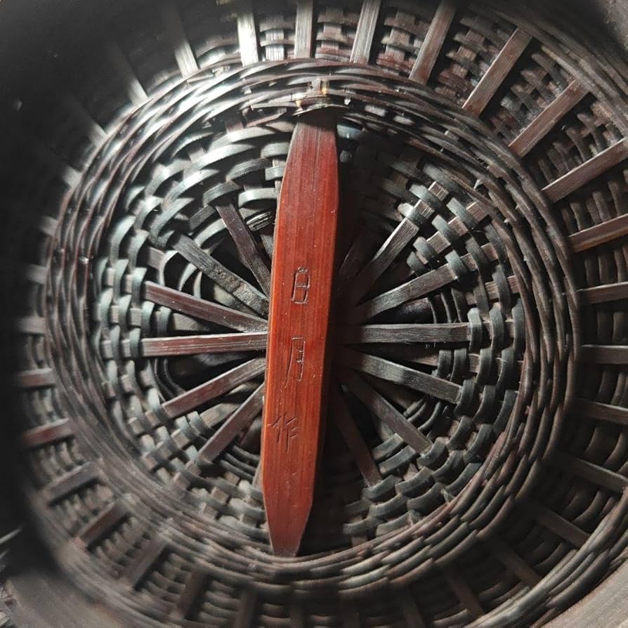 別府竹細工 日月作　落松葉　花籠 花入 竹編 竹籠 花器 華道具 茶道具 Amazon.co.jp: 別府竹細工 日月 落松葉 花籠 花入 竹編 竹籠