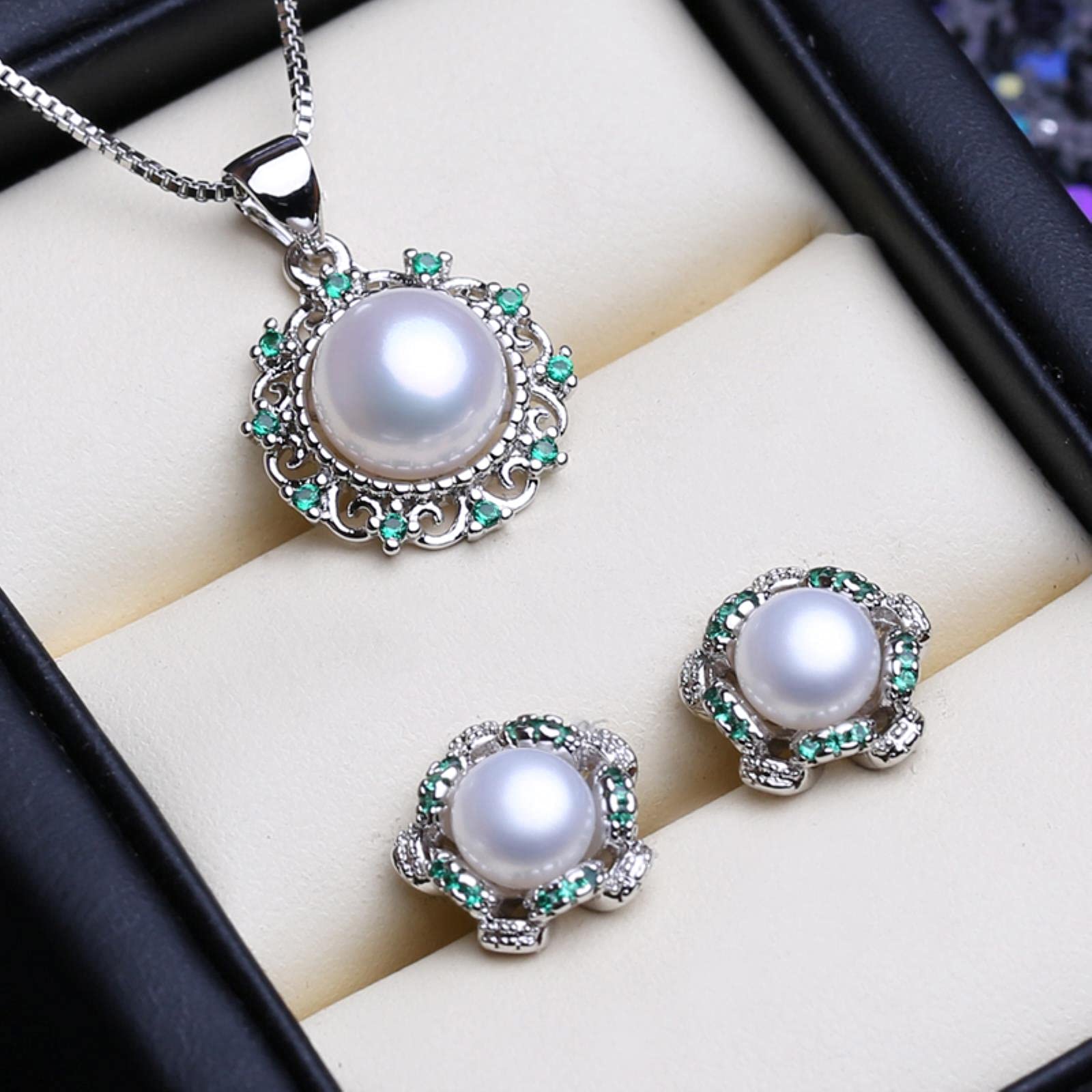LOKILOKI Set di Gioielli di Fidanzamento di Nozze in Argento Sterling 925 Collane con Ciondolo di Perle Naturali per Orecchini da Donna con Smeraldo