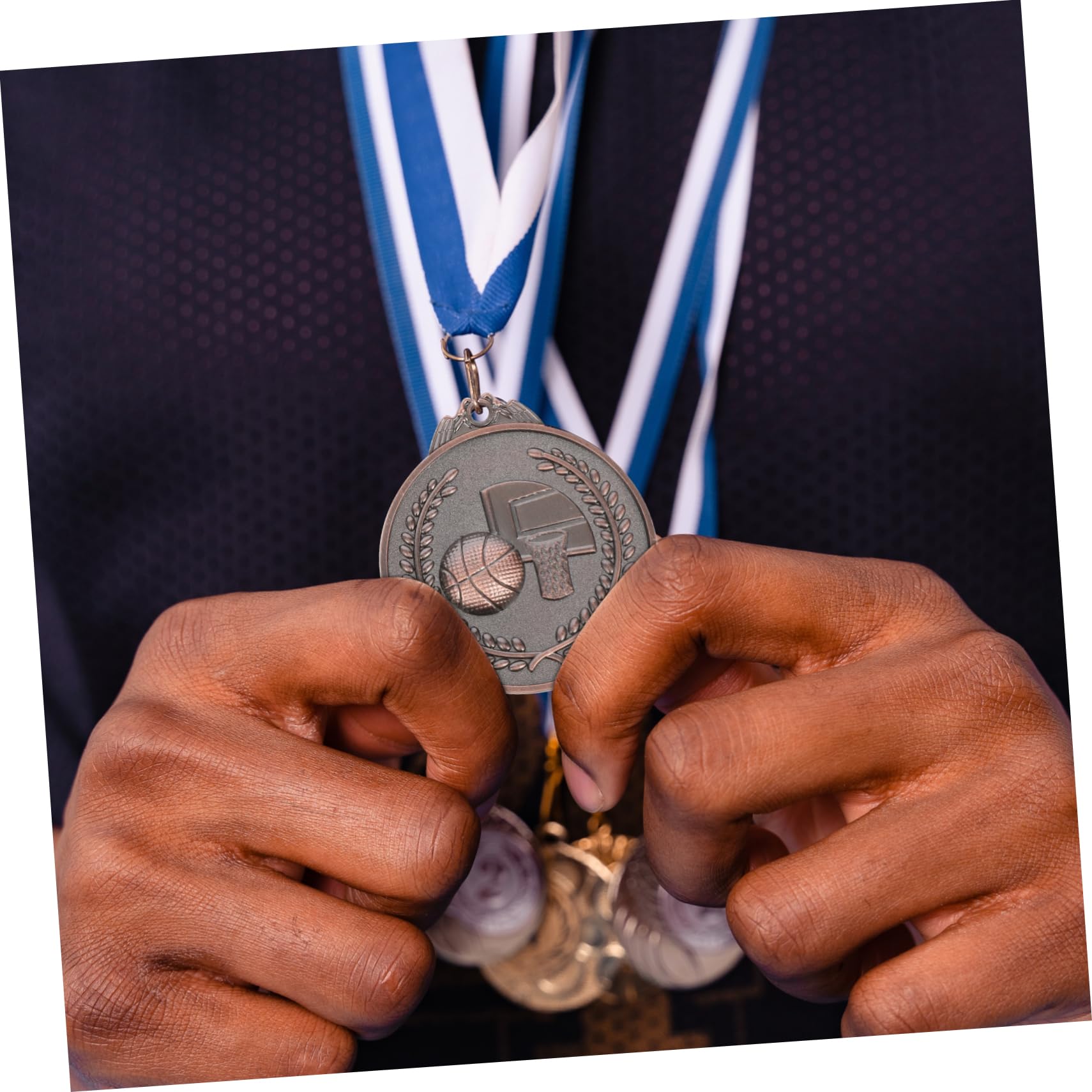 Happyyami 9 Piezas La Medalla Medalla De Trofeo Medallas De Fútbol Medallas De Fútbol Trofeos De Baloncesto Medallas De Baloncesto Medallas De Premio De Competición Deportiva Medalla Real