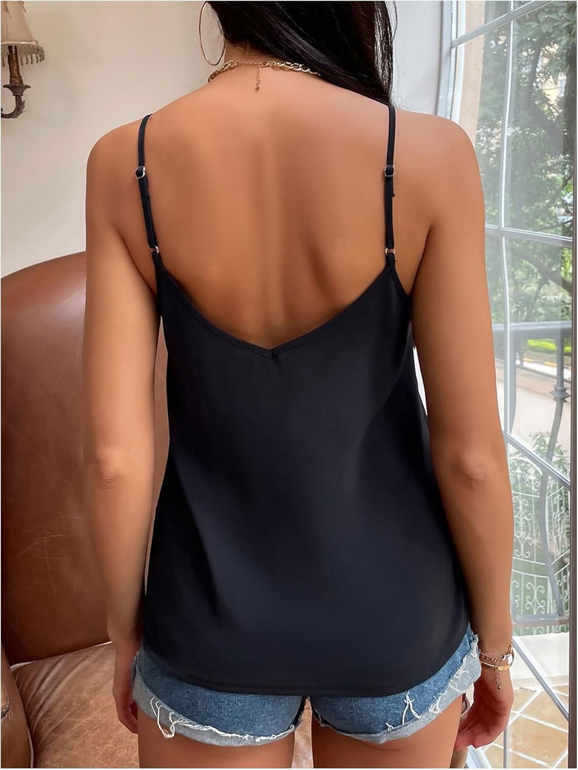 Milumia Women's Lace Camisole Tops V-Neck Spaghetti Strap Sleeveless Going Out Tank Tops - Image 2