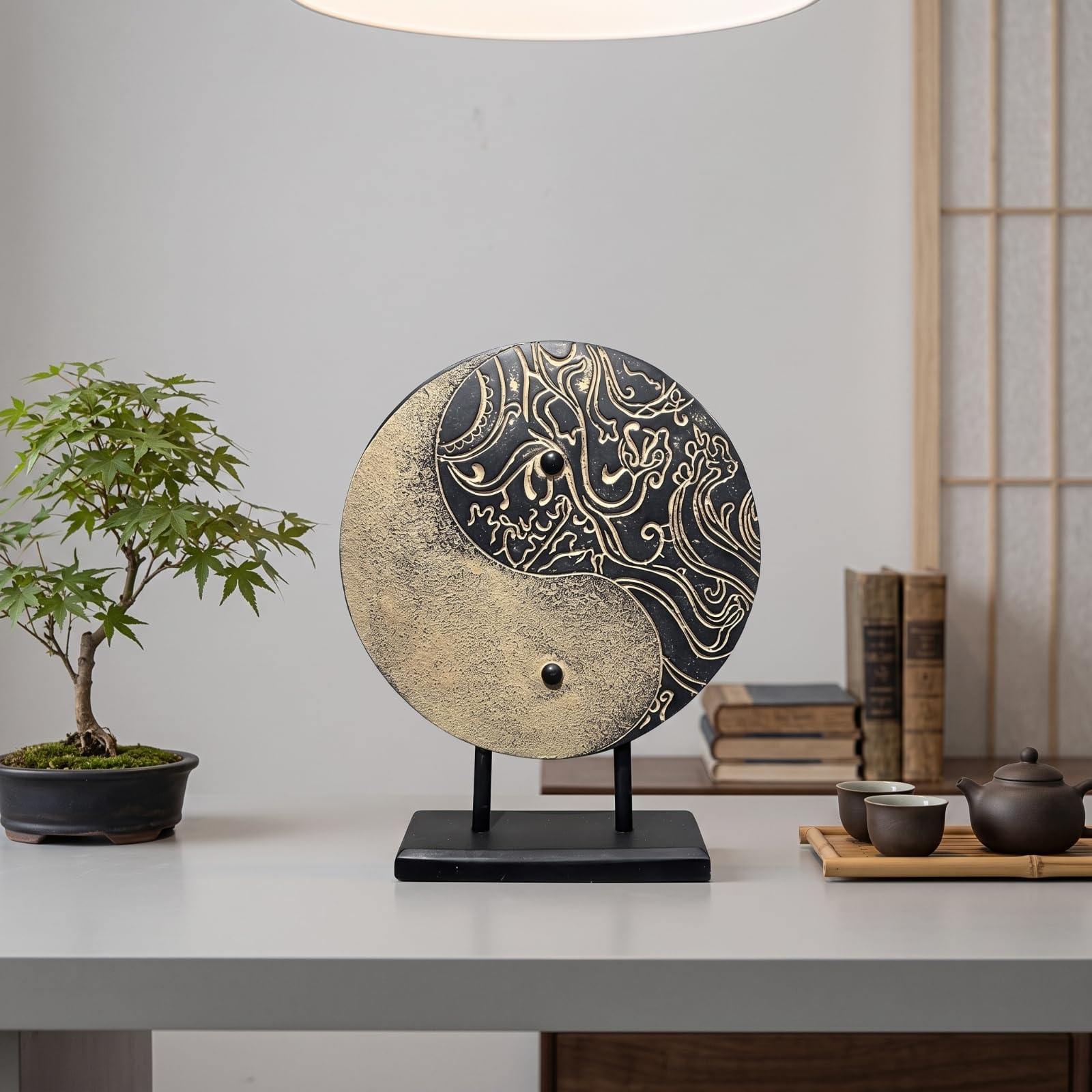 Colcolo Scultura Tai Decorazione da Tavolo Statuetta Yin Yang Arte Contemporanea Resina con Supporti Verticali Base Ebano Stabile Finitura Nera E Dorata