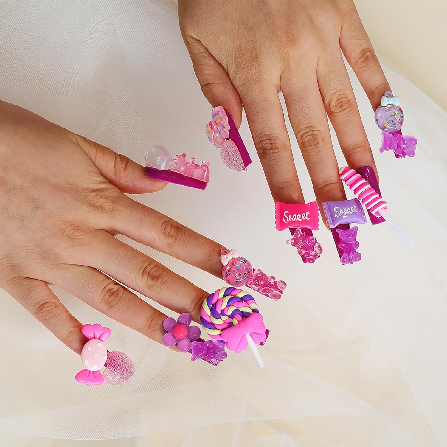 Uñas postizas a presión Kawaii moradas, uñas postizas largas cuadradas, lindas uñas postizas a presión con flores de caramelo, diseño de oso, uñas