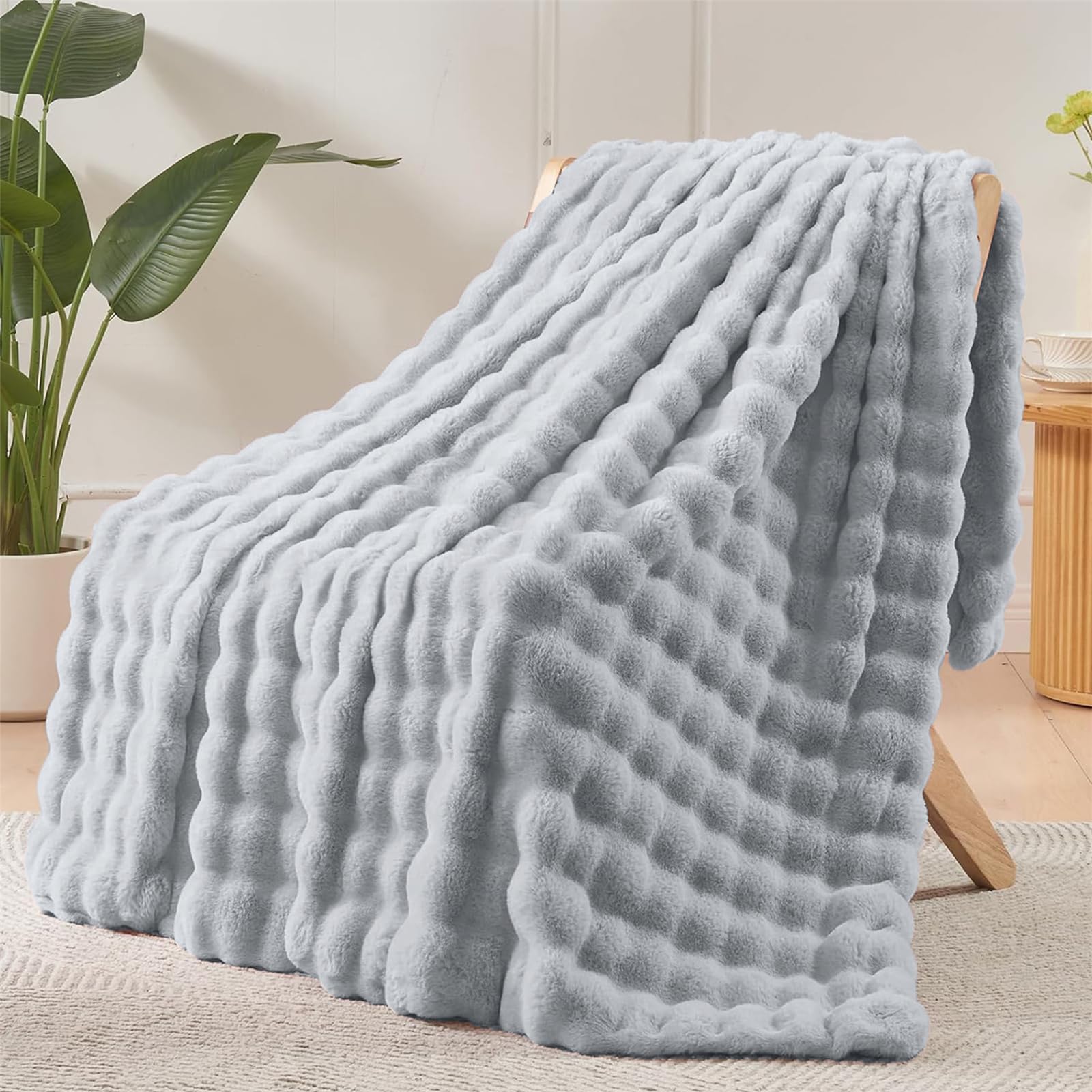 Lingky Women's Light Grey Faux Rabbit Fur Throw Blanket, Reversible Fuzzy Warm Cozy Large Fluffy Blanket For Bed Sofa Couch Home Decor, 160X200cm,
