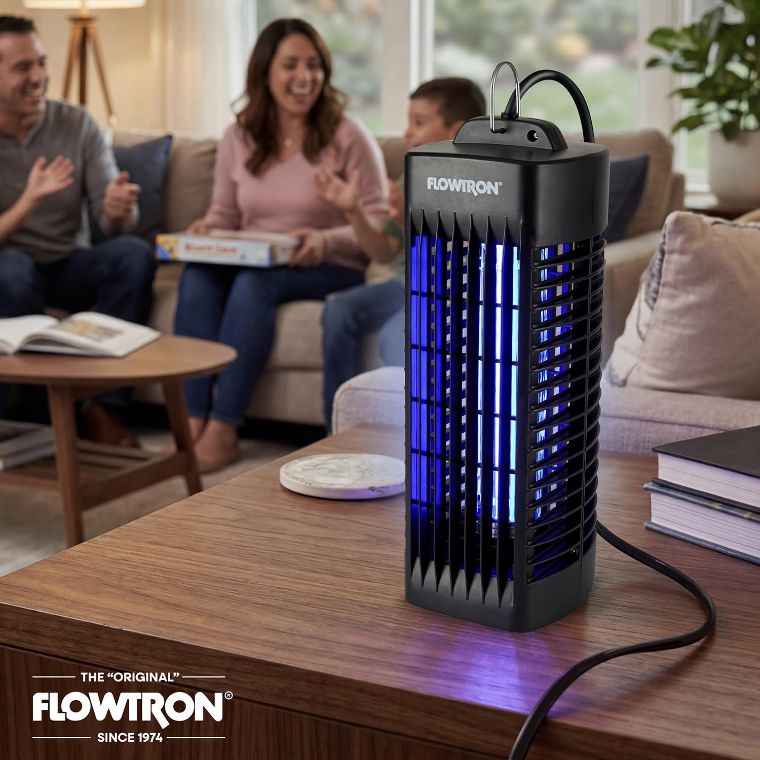 Flowtron Insektenvernichter für den Innenbereich, Schwarz, 1000 V, elektrischer Insektenvernichter mit UV-Licht, 215 m² Abdeckung, Plug-in-Fliegen- und Mückenfalle für Schlafzimmer, Küche und Büro