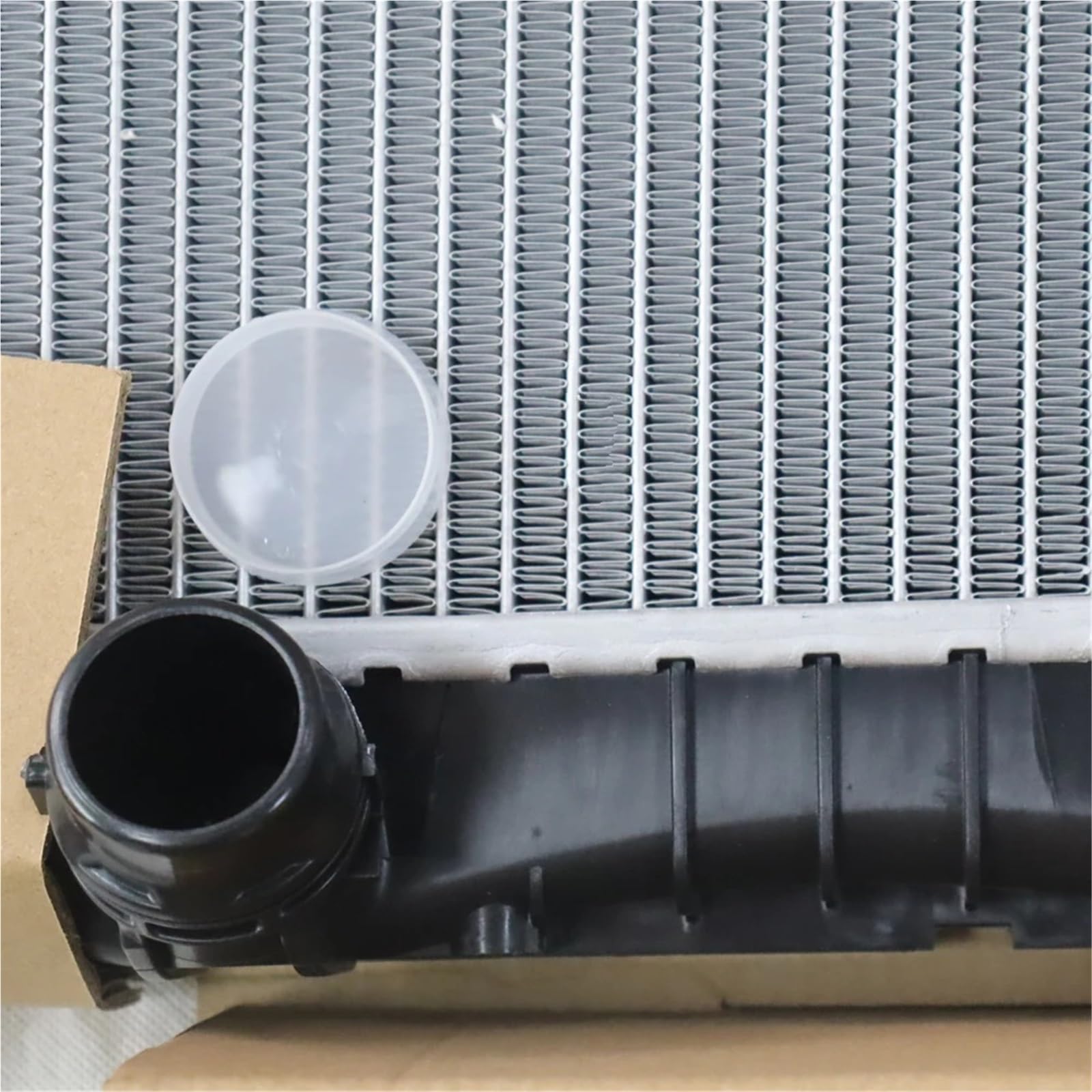 Cooler Chłodnica aluminiowa silnika samochodowego do BMW G38 ​​LE 7 G11 G12 740E 17118619616 171187436661711989629317117933870 podkładka termiczna