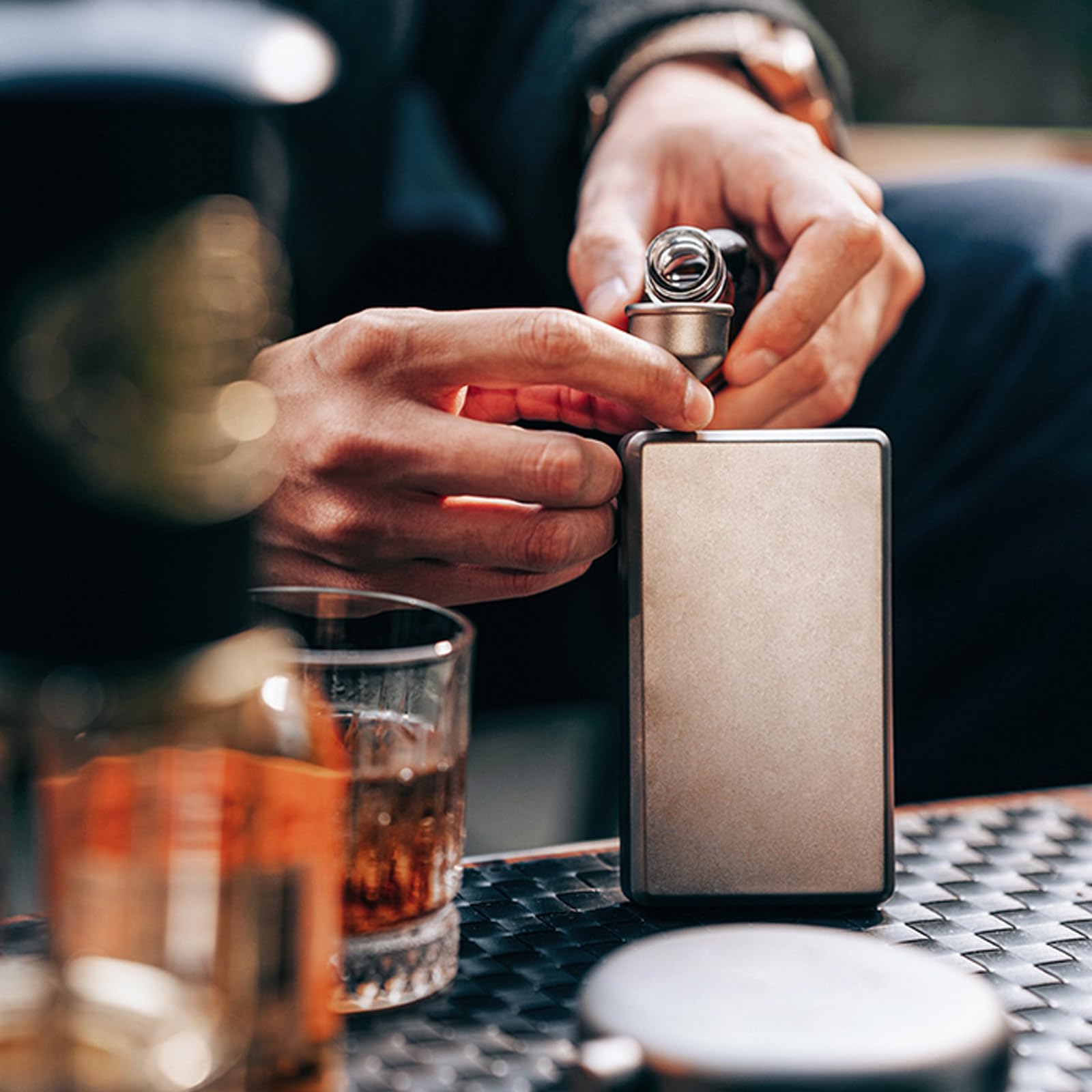 KEITH Petaca de titanio portátil Hip Flask pequeña botella de agua para whisky, licor y alcohol con embudo, equipo de camping (120 ml Ti9306)