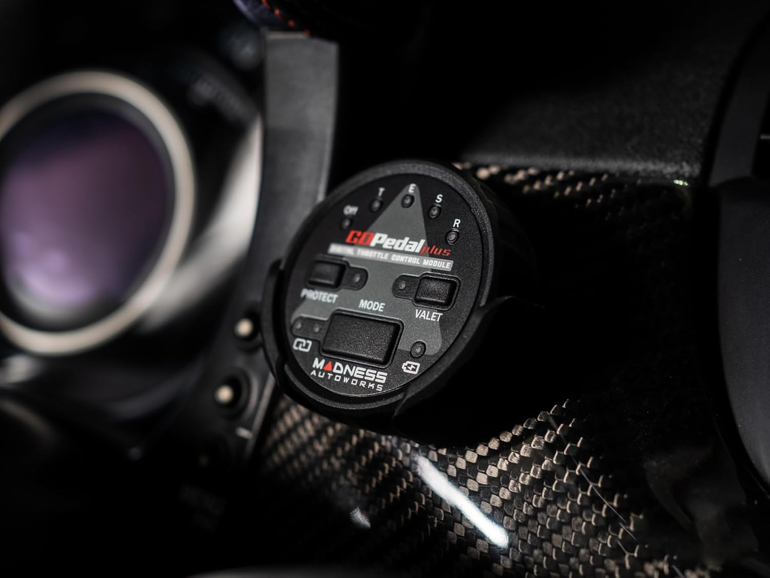 Throttle Response Controller for GMC 3.0/4.3/5.3/6.2L (2020-2024): 5th Gen, 1500, 2500HD, 3500HD, SLE, SLT, Denali, Elevation - MADNESS Autoworks GOPedal Plus