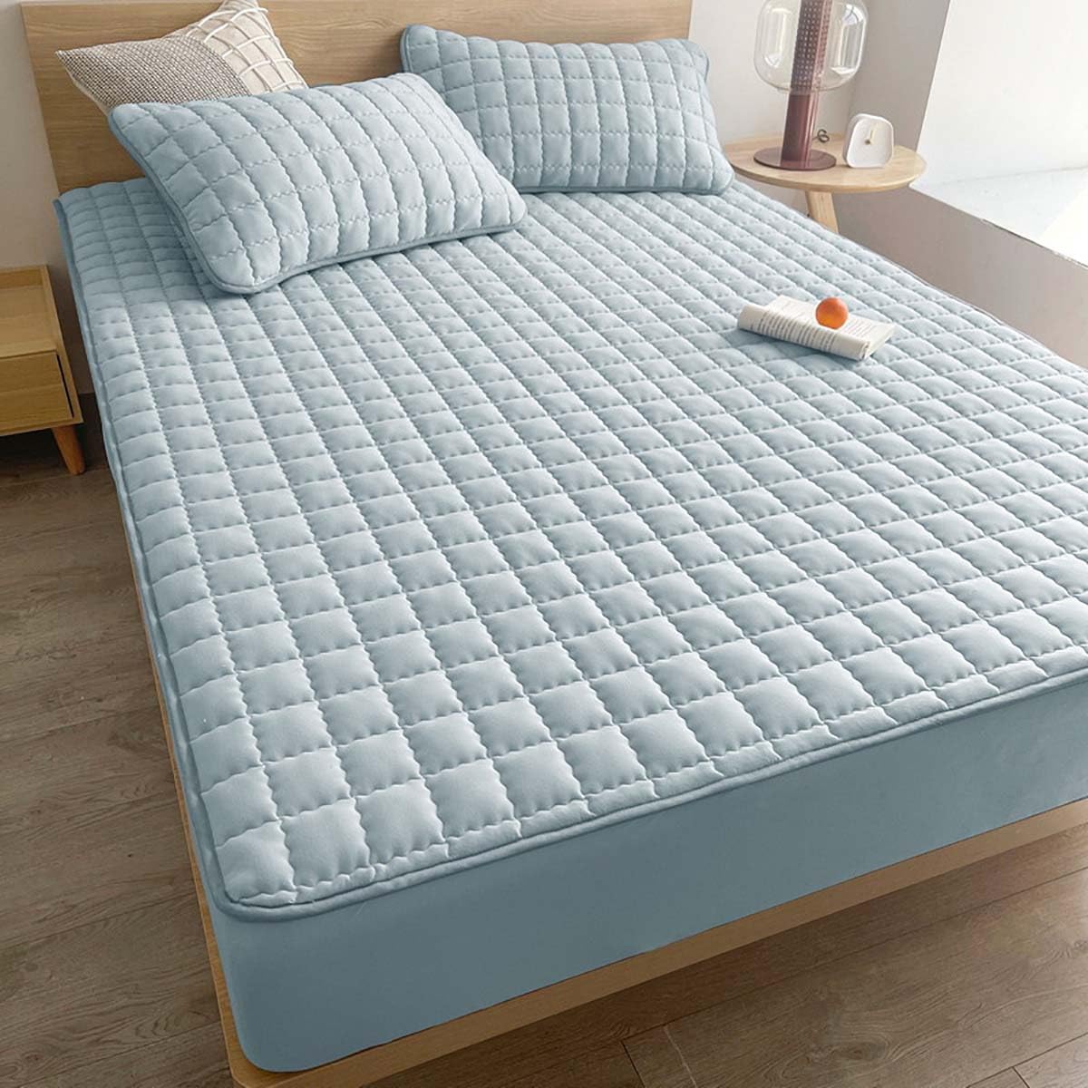 1pc Quilted Waterproof Mattrrotess Pector Soft Comfortable Solid Color Bedding Mattress Cover for Bedroom, Guest Room with Deep Pocket, Fitted Bed Sheet Only(Sea Blue, 78.74 * 86.61 * 11.81 inch)