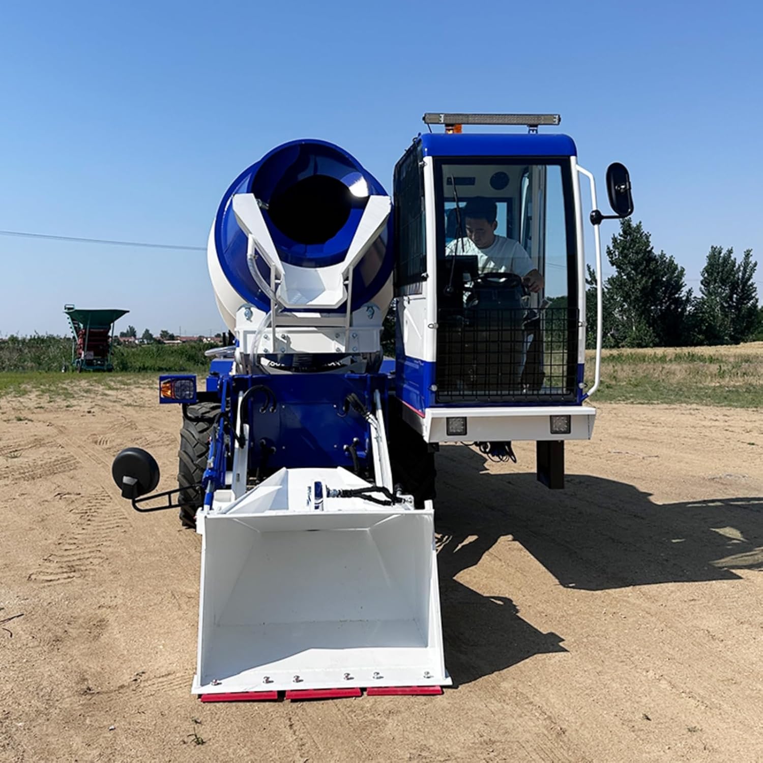 Mobile Self Loading Concrete Mixing Truck with Cabin Controls, Reverse Camera, Efficient Concrete Output for Building, Road Repair and Rural Construction Projects