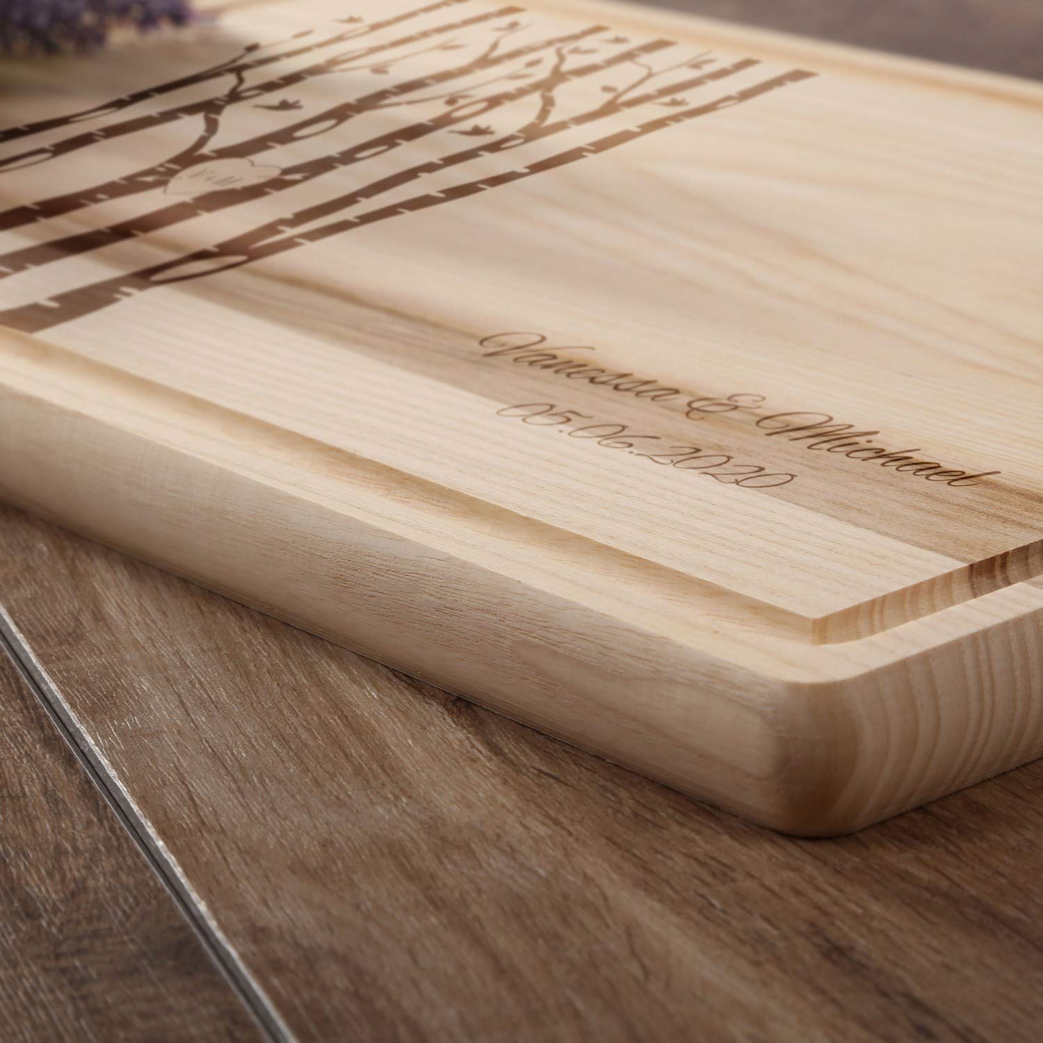 FORYOU24 Holz Schneidebrett hell mit Gravur Motiv 03 - personalisiert mit Wunsch-Namen Küchenbrett graviert als Geschenkidee zur Hochzeit