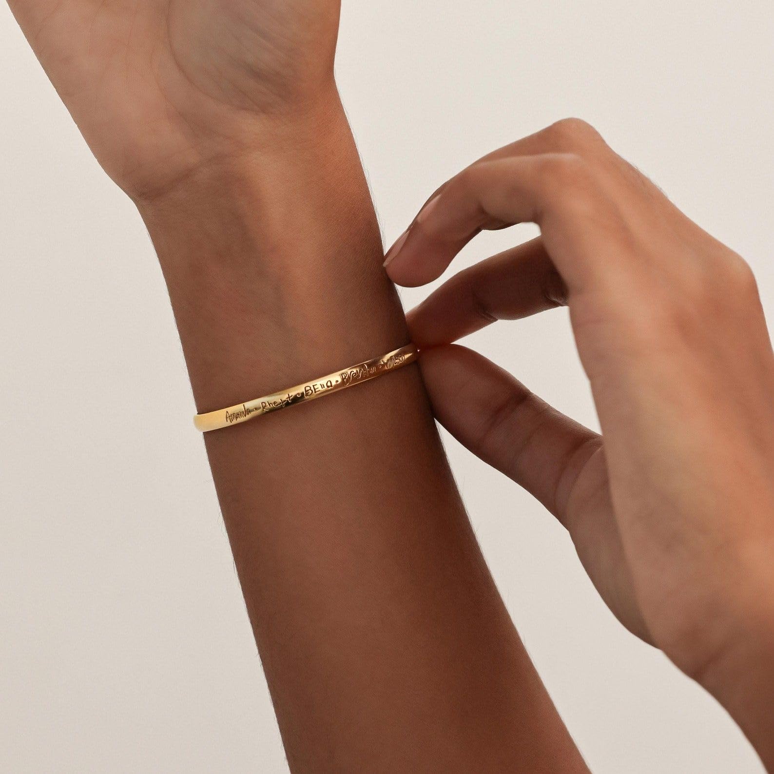 Bracciale rigido con incisione a mano di Hongyu Silver | Bracciale rigido personalizzato con incisione | Natale