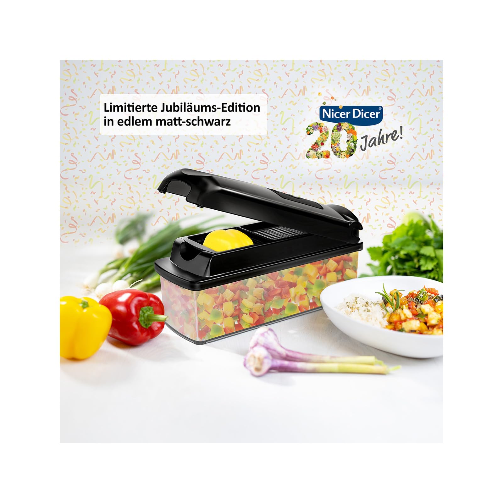 Genius Nicer Dicer Plus Gemüseschneider 17-tlg Jubiläums-Edition – Gemüsehobel Reibe mit 1.5L Auffangbehälter mit Deckel, Spiralschneider, Zwiebelschneider, Würfel, Stifte, Scheiben, Rezeptheft