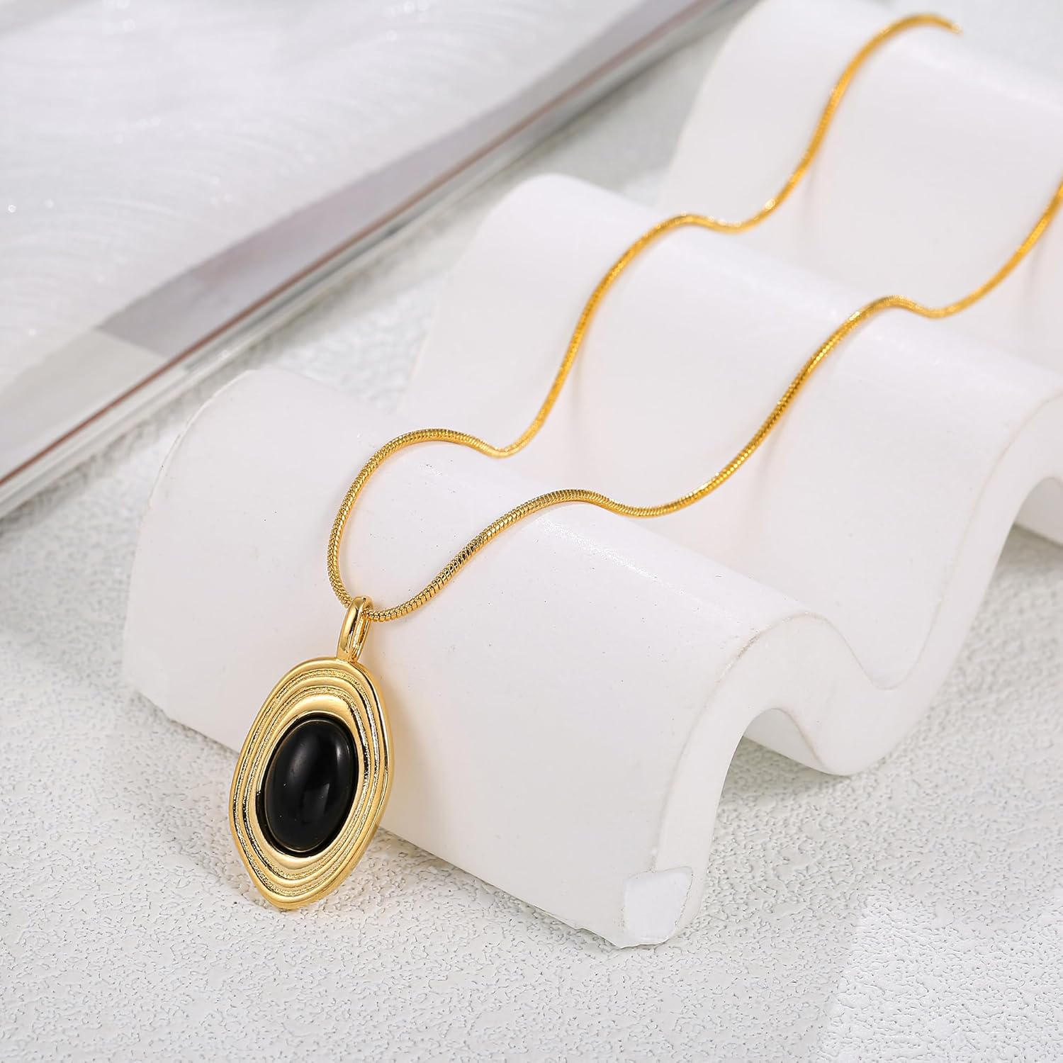 Black And Gold Pendant Necklace for Women Black Stone Necklace Two Tone Jewelry Fashion Accessories - Image 6