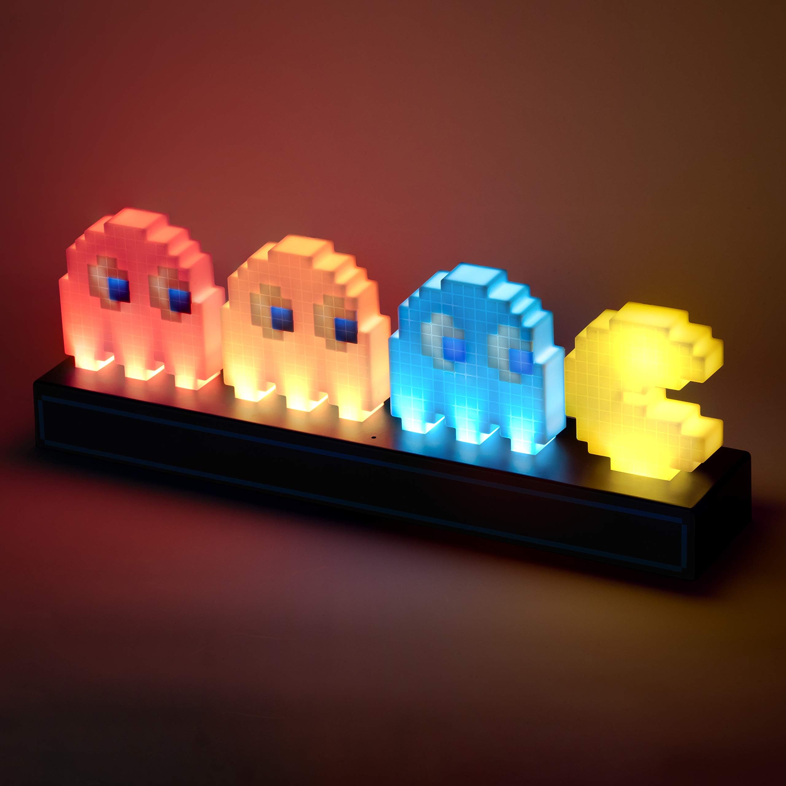 Pac Man & Geister Schreibtischlicht - Offiziell lizenziert, schallreaktiv mit 3 Lichtmodi, betrieben über USB oder Batterie, Gaming-Raum-Deko, Retro-Gamer-Geschenk