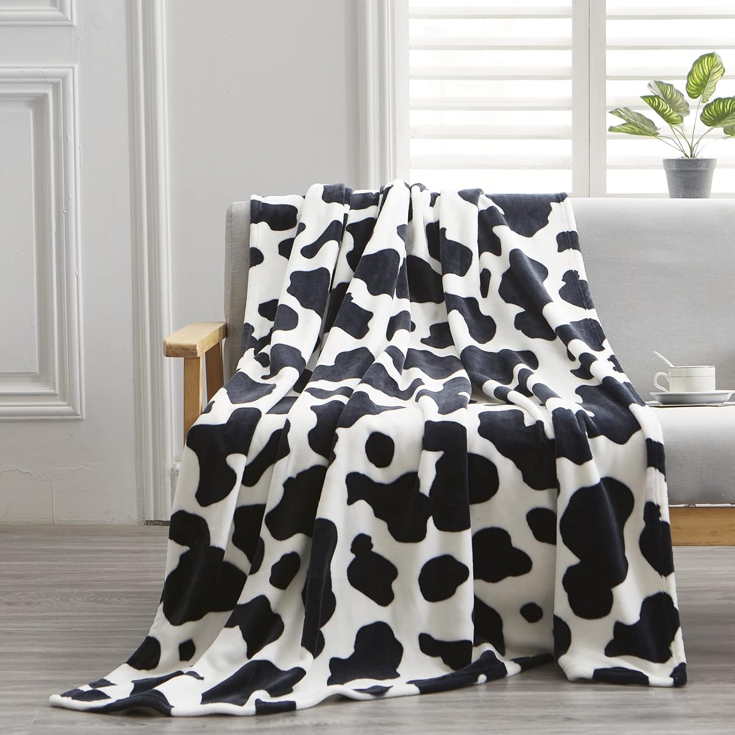 Beep Online Cow Blanket, Super Soft Flannel Cow Print
