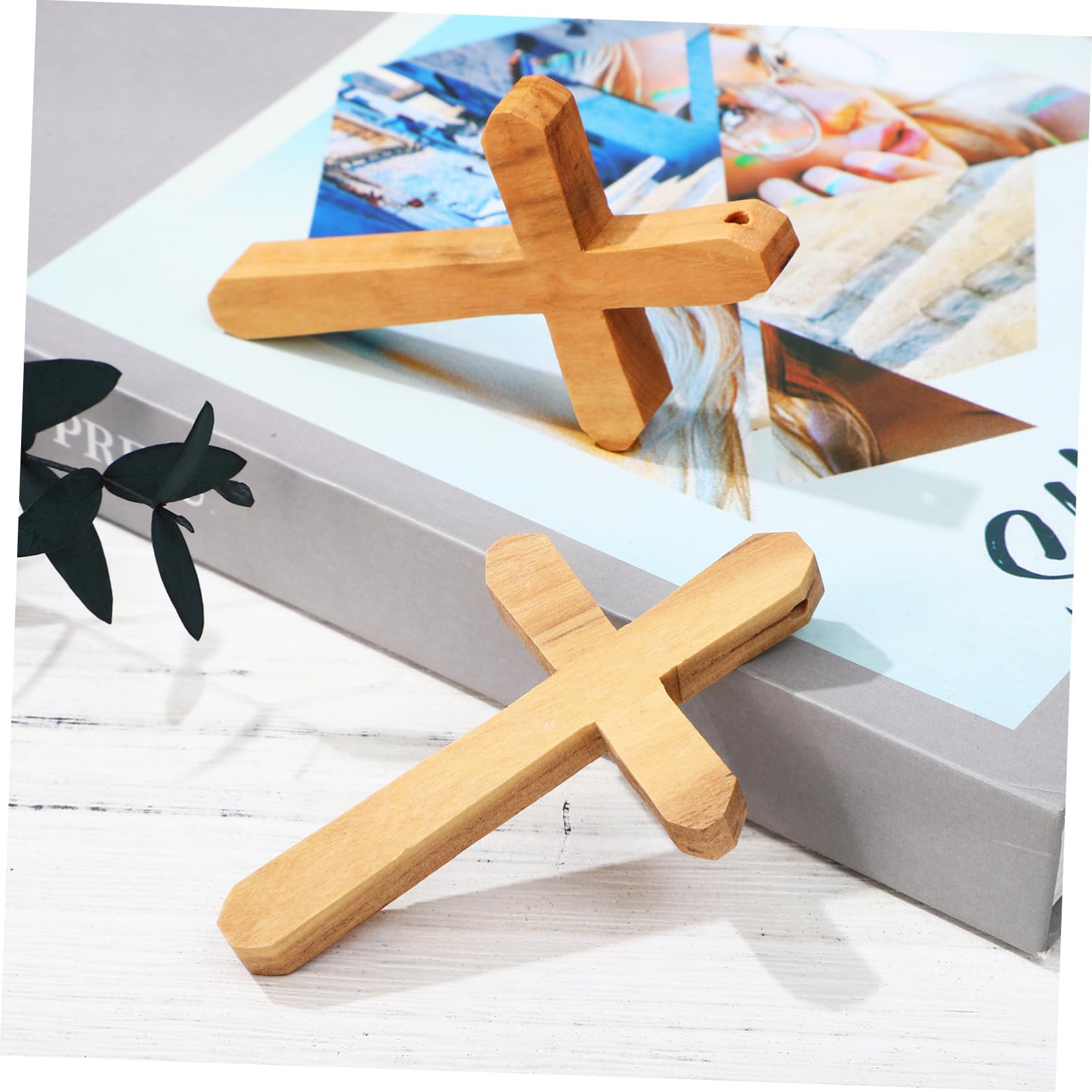 Unomor 2pcs Handheld Wooden Crucifix Wood Cross for Jesus Decor Portable Prayer Crosses for Home Baptism and Rustic Table Centerpieces